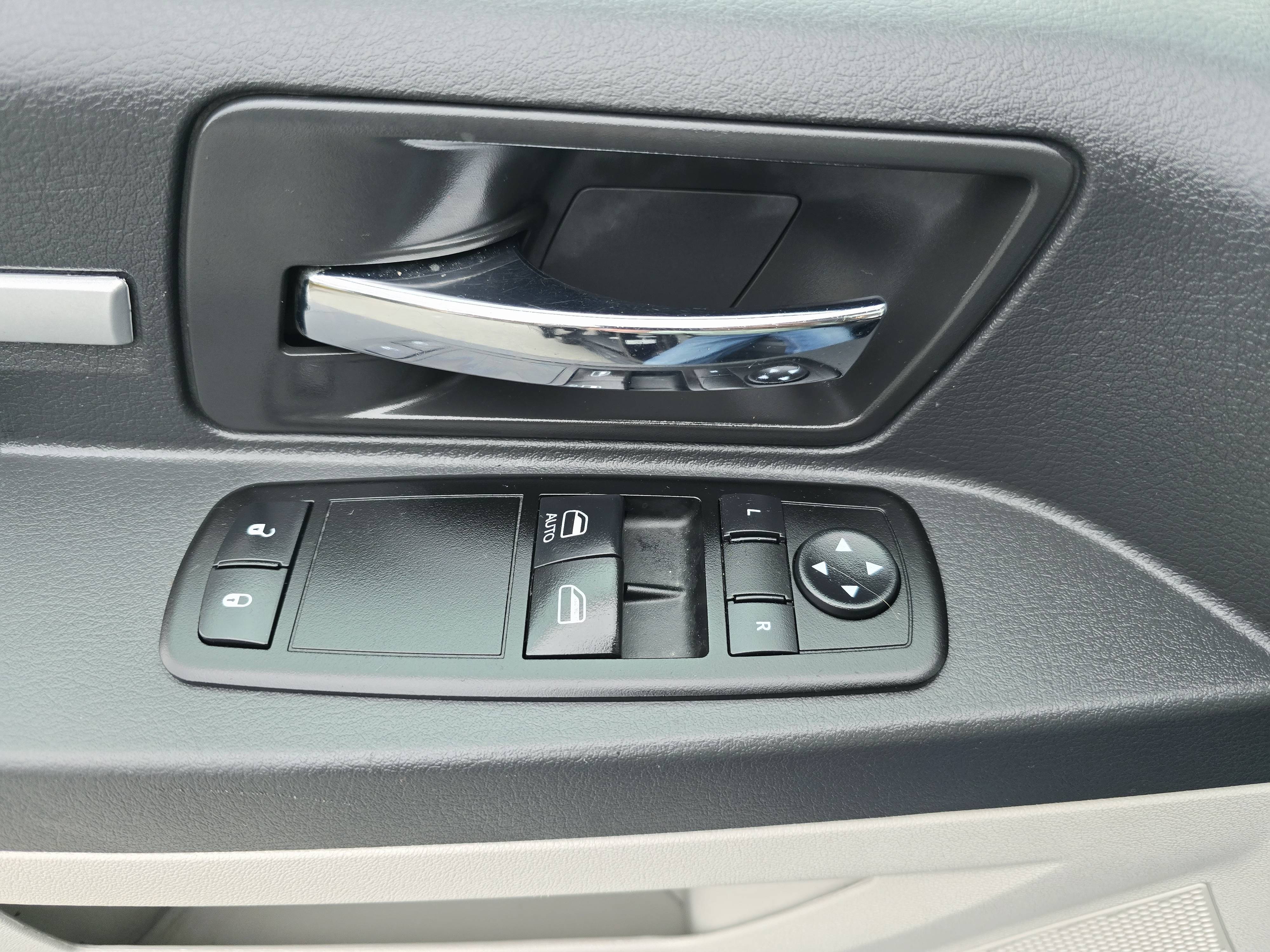 /moryaautosltd/2010-Dodge-GrandCara-5218792495247355.jpg