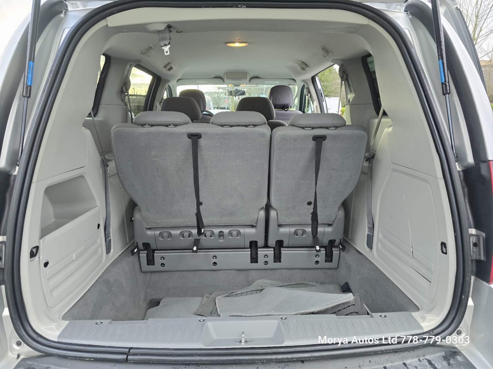 /moryaautosltd/2010-Dodge-GrandCaravan-001960986356335459.jpg