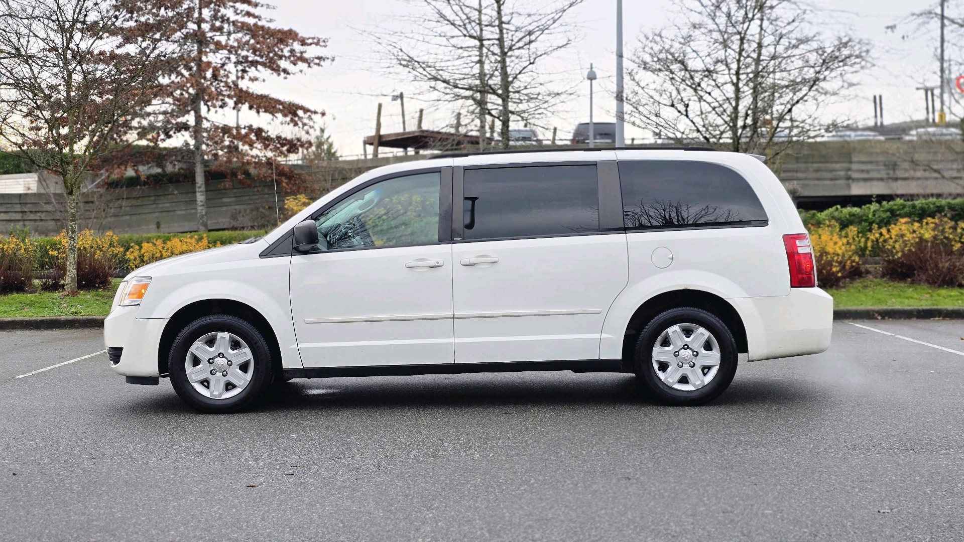 /moryaautosltd/2010-Dodge-GrandCaravan-02316104469761826.jpg