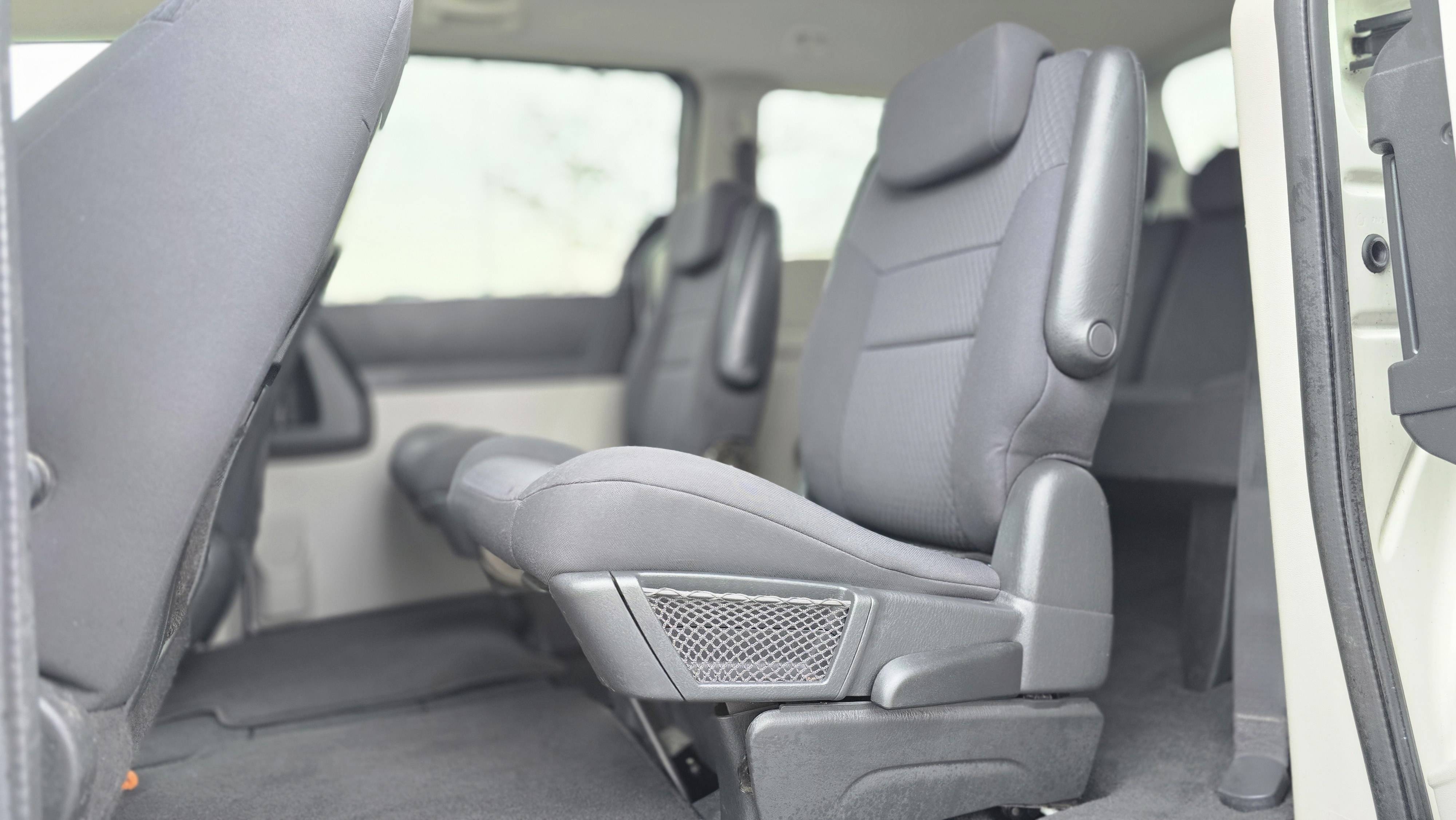 /moryaautosltd/2010-Dodge-GrandCaravan-09262874082679917.jpg