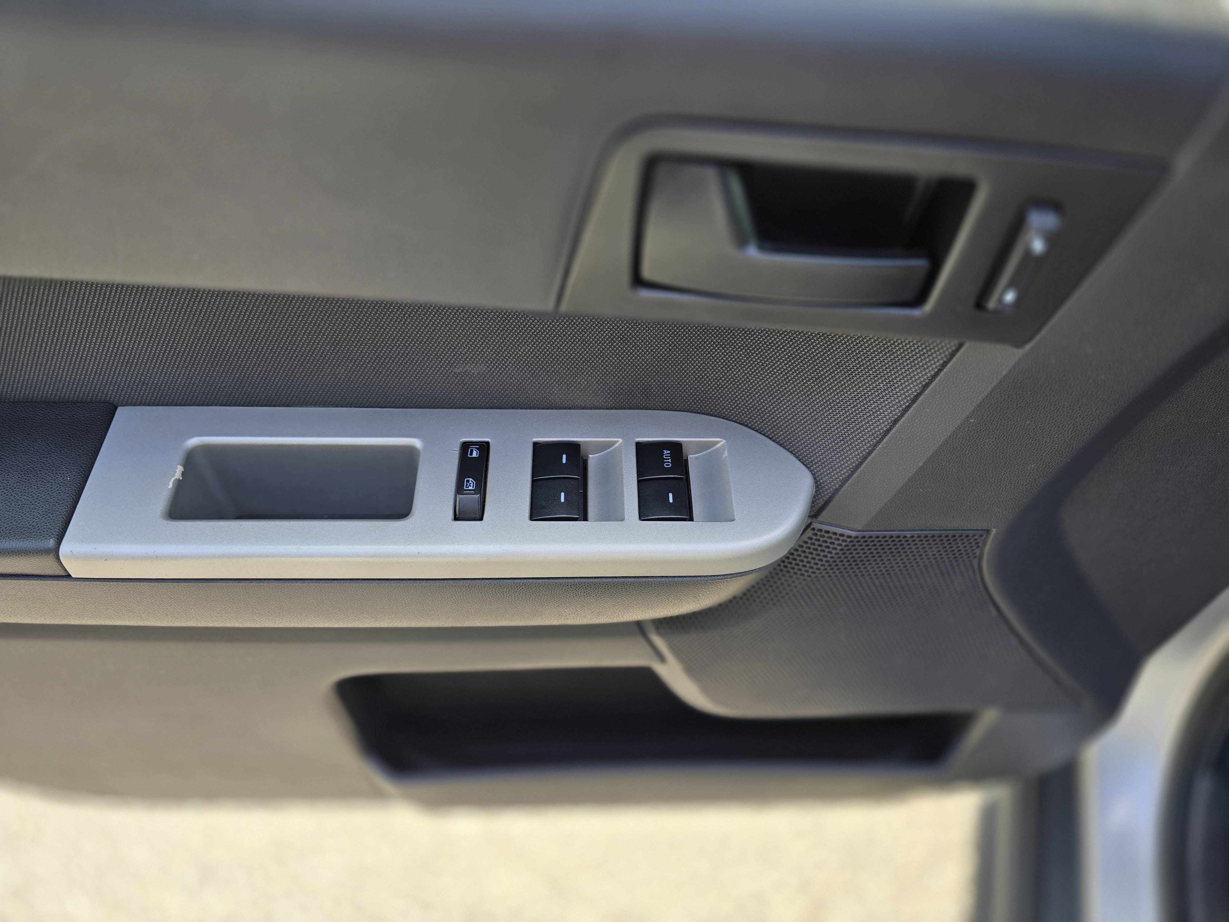 /moryaautosltd/2010-Ford-Escape-24138833378308333.jpg