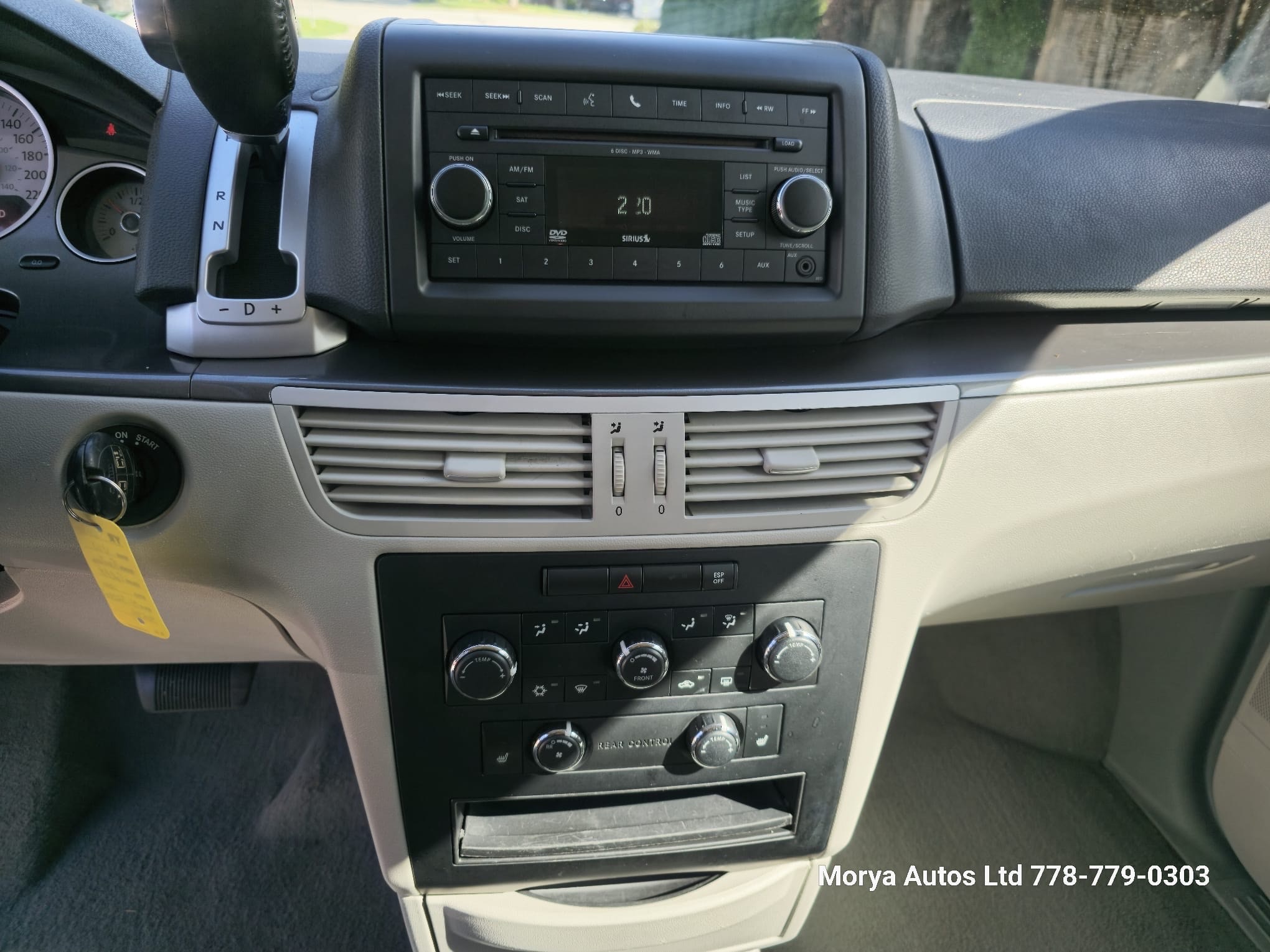 /moryaautosltd/2010-Volkswagen-Routan-7441338097260755.jpg