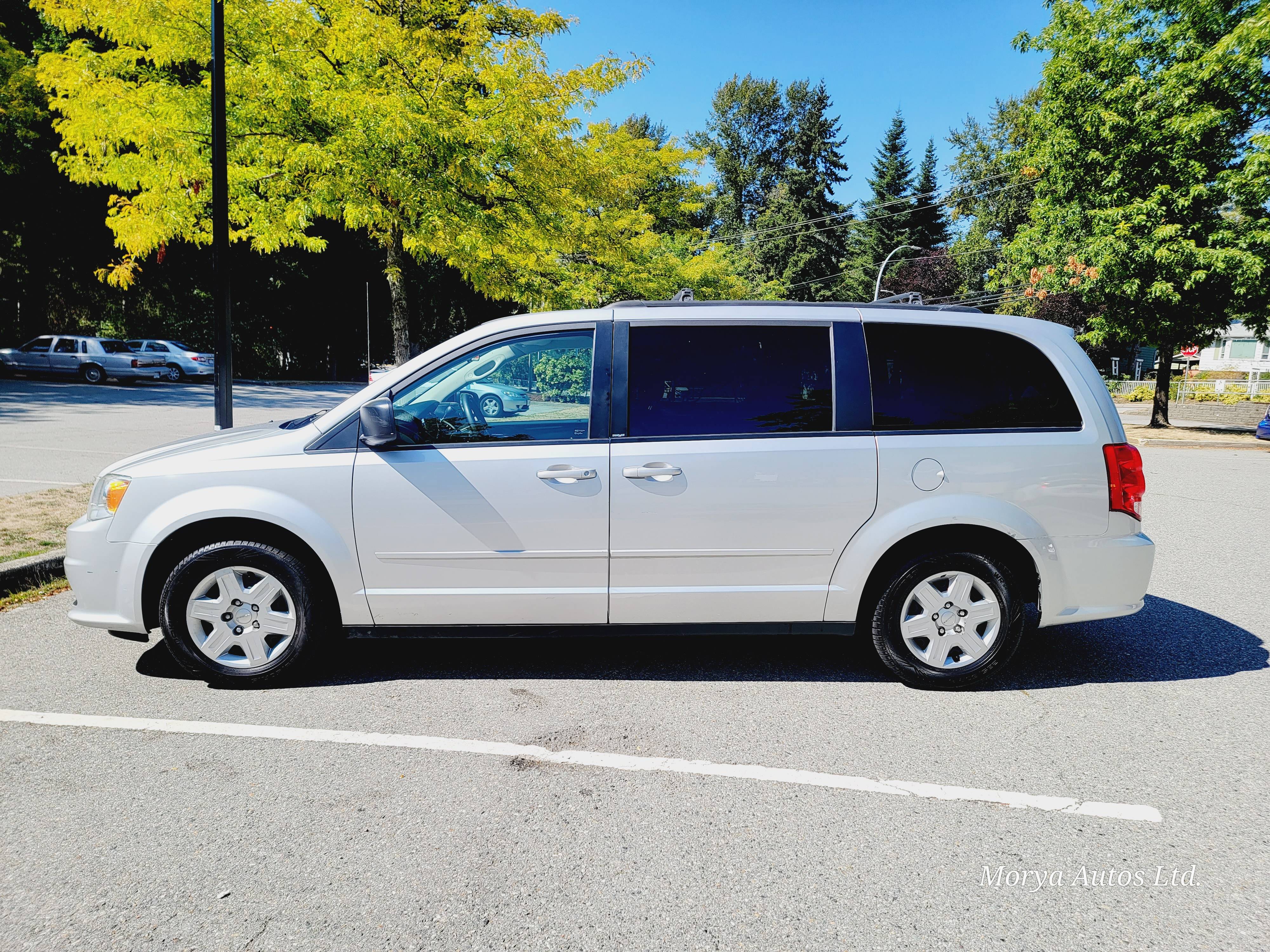 /moryaautosltd/2011-Dodge-GrandCaravan-9520928459005367.jpg