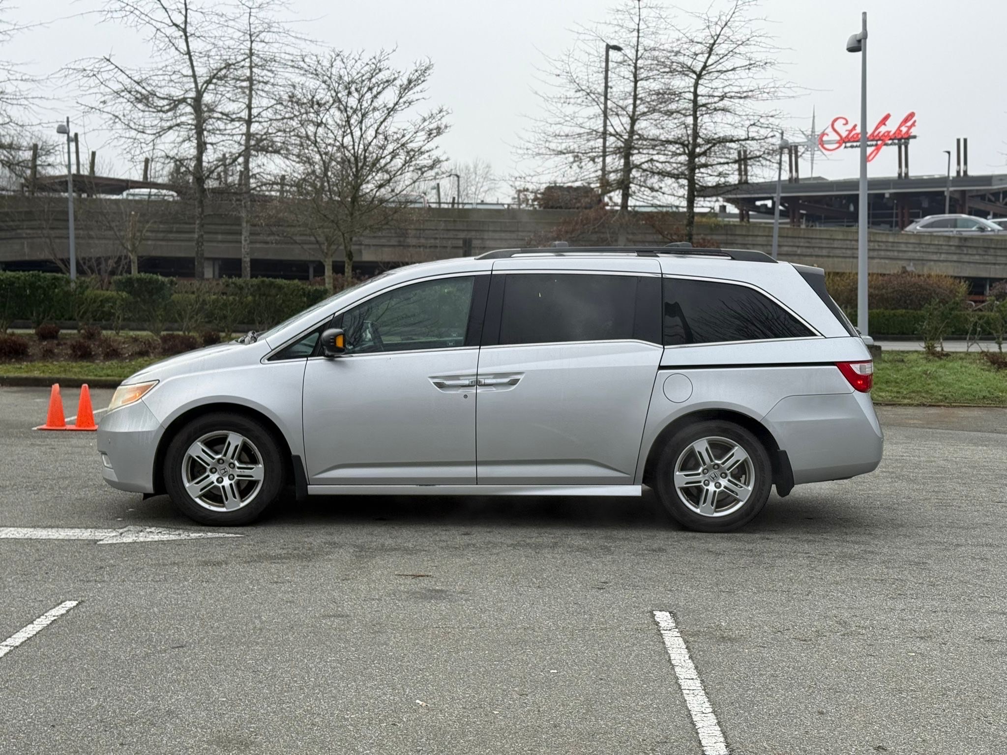 /moryaautosltd/2011-Honda-Odyssey-3294501320488332.jpg