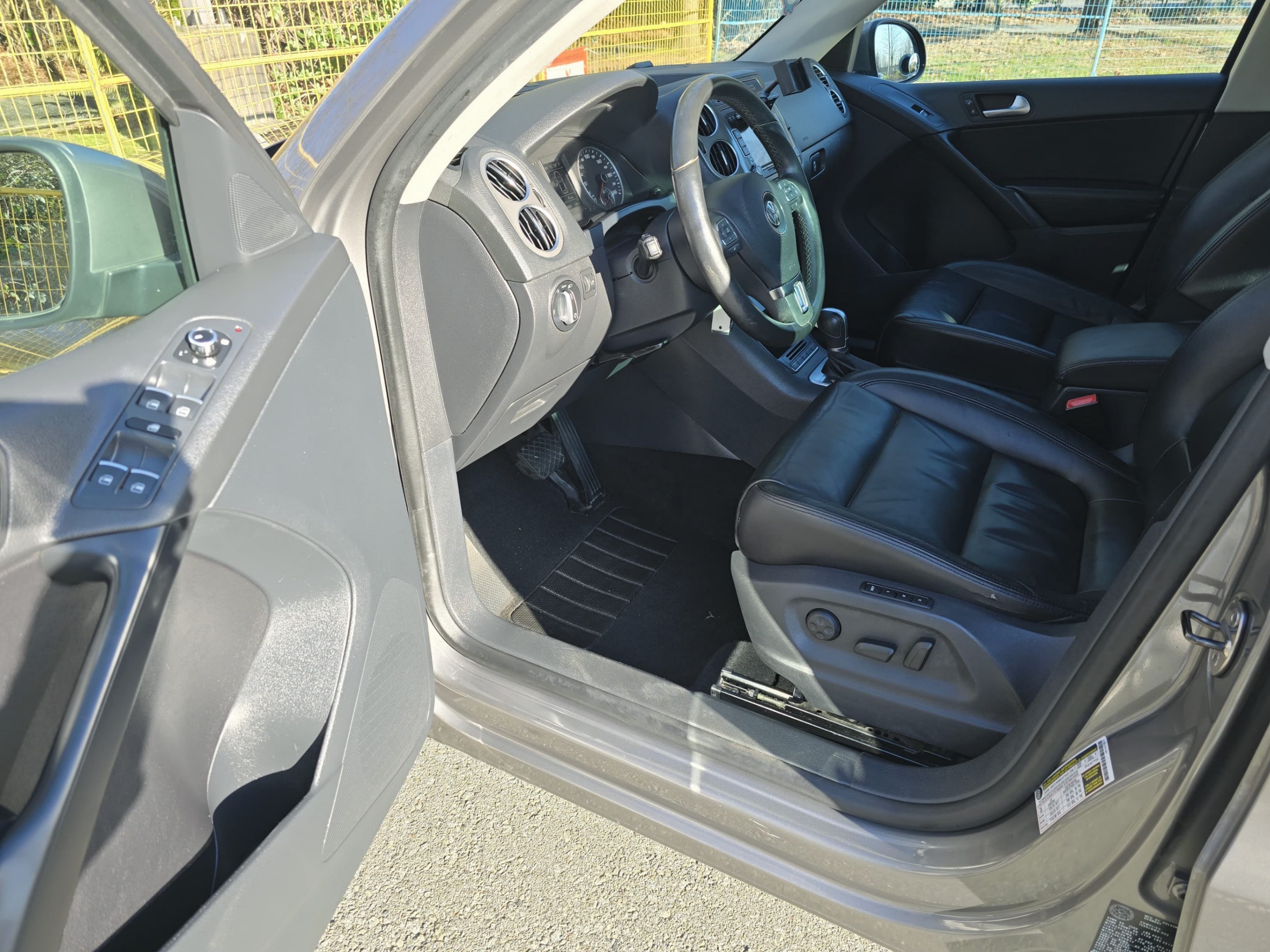 /moryaautosltd/2011-Volkswagen-Tiguan-10324615347458432.jpg