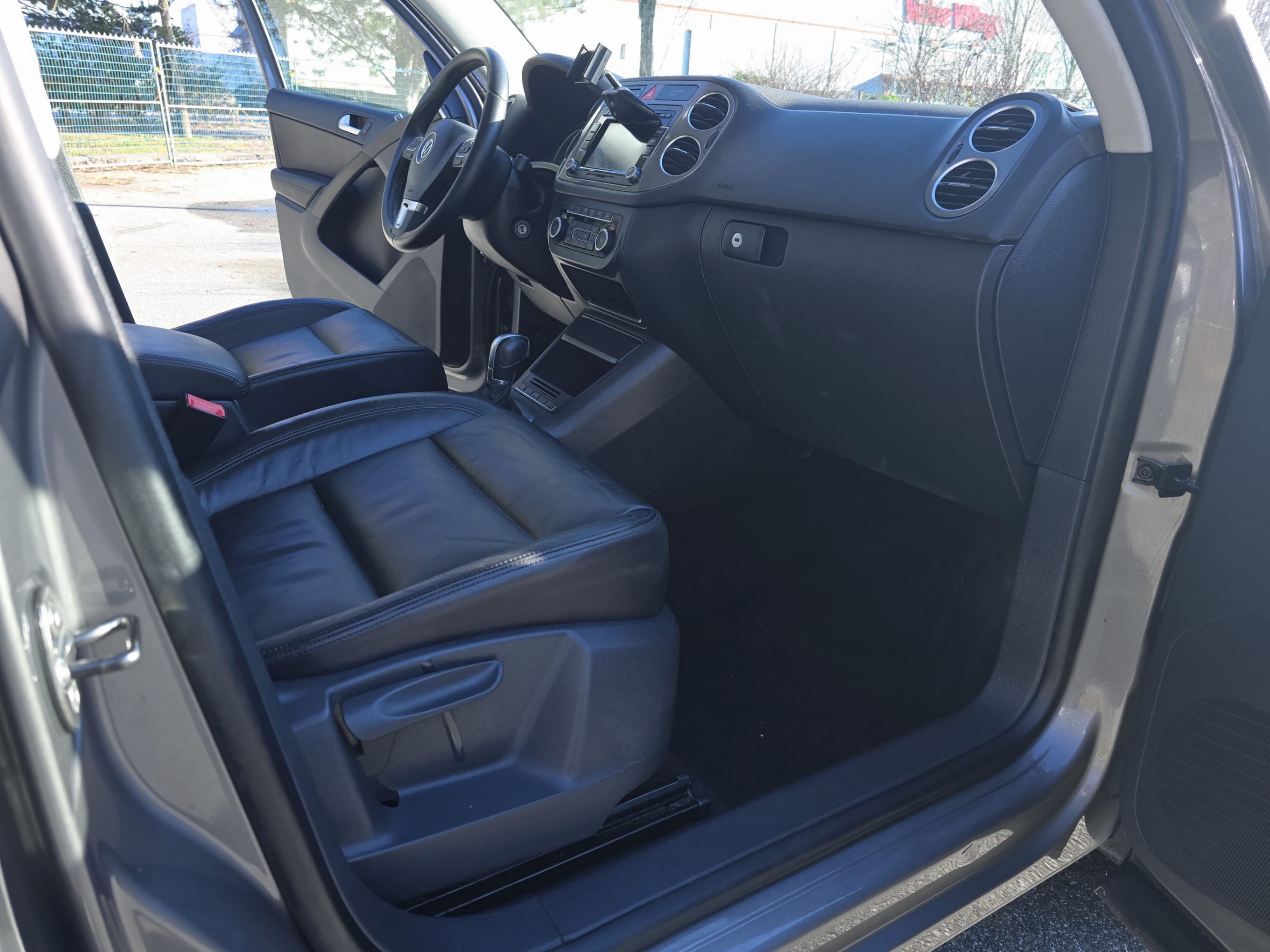 /moryaautosltd/2011-Volkswagen-Tiguan-45683833889744196.jpg