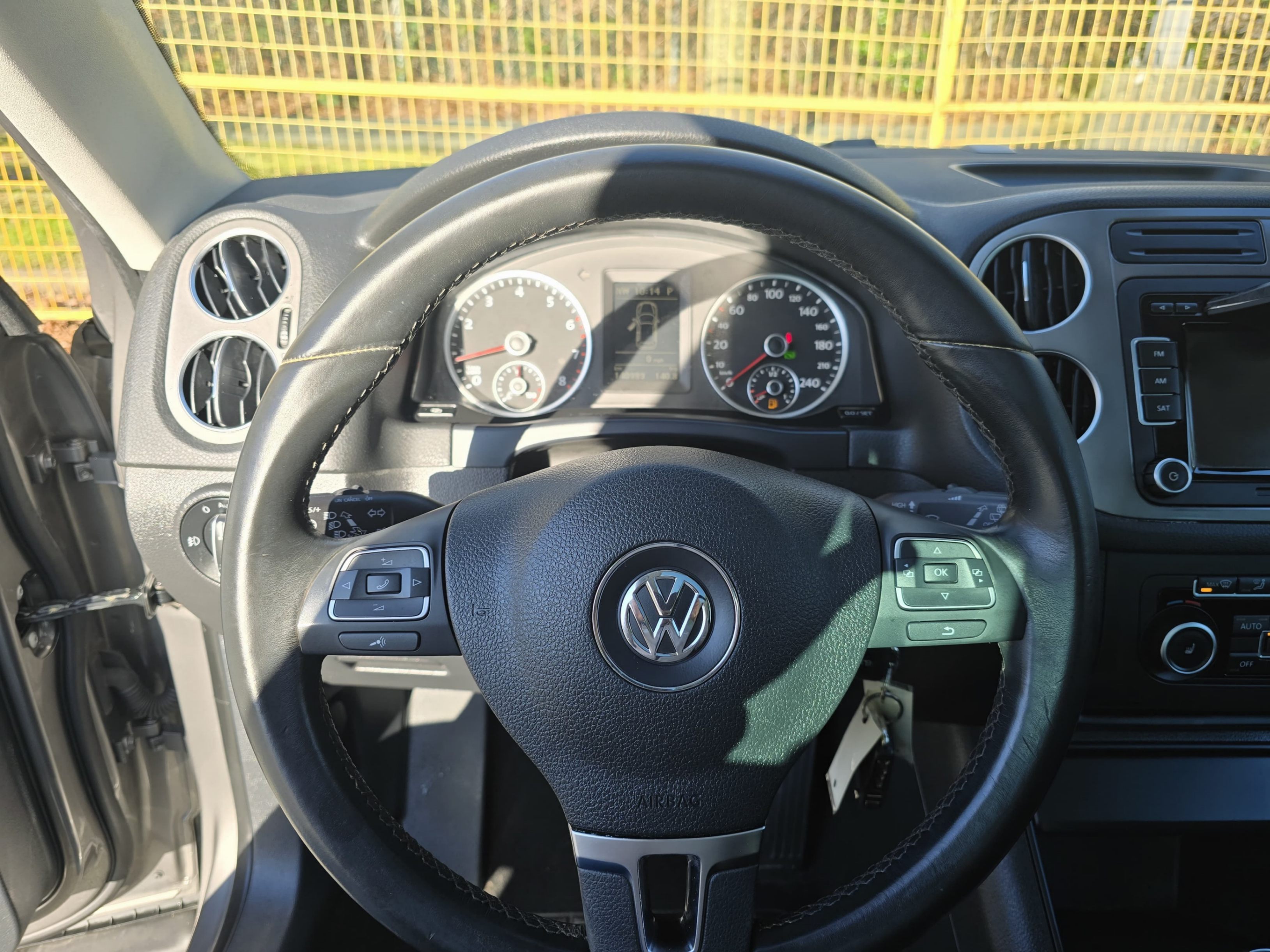 /moryaautosltd/2011-Volkswagen-Tiguan-4774208431698175.jpg