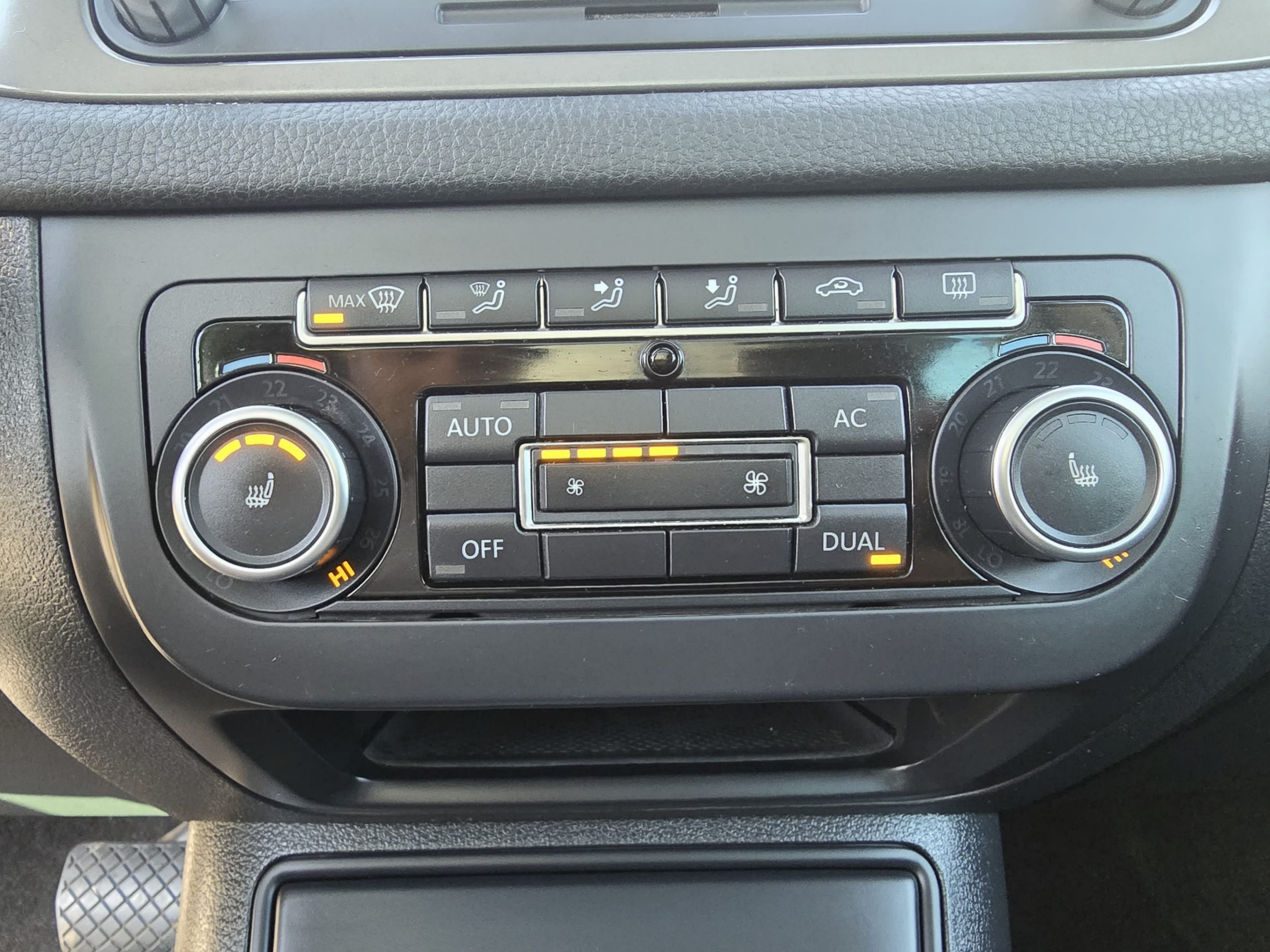 /moryaautosltd/2011-Volkswagen-Tiguan-875363426189609.jpg