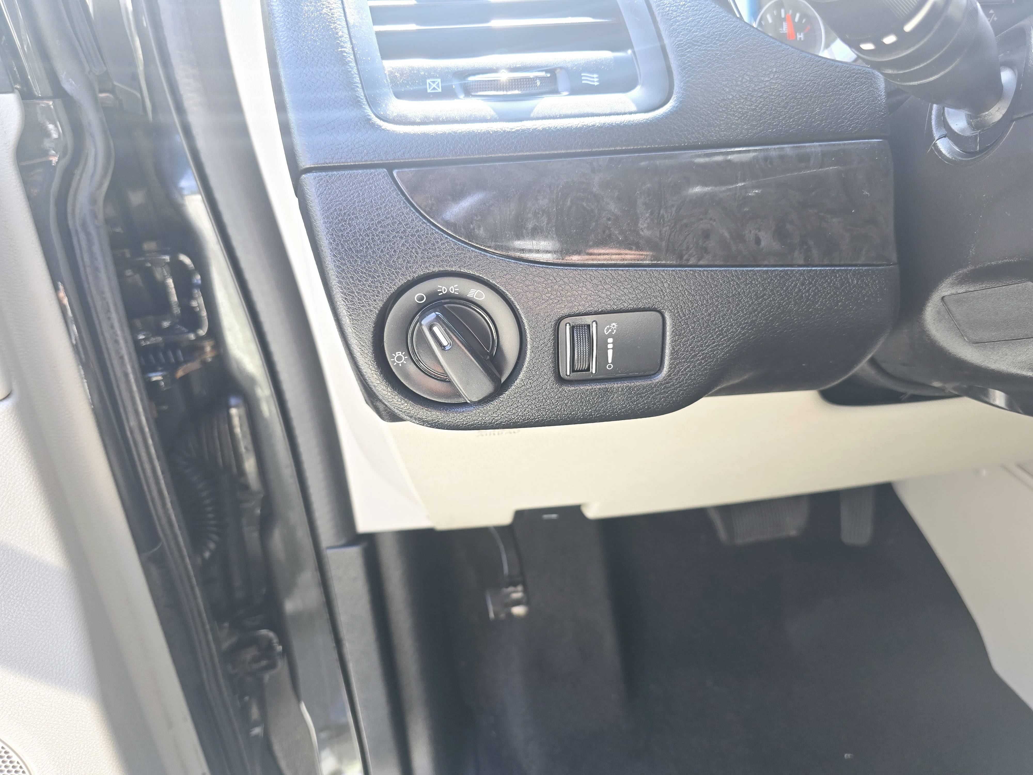 /moryaautosltd/2012-Dodge-GrandCaravan-8241375411954905.jpg