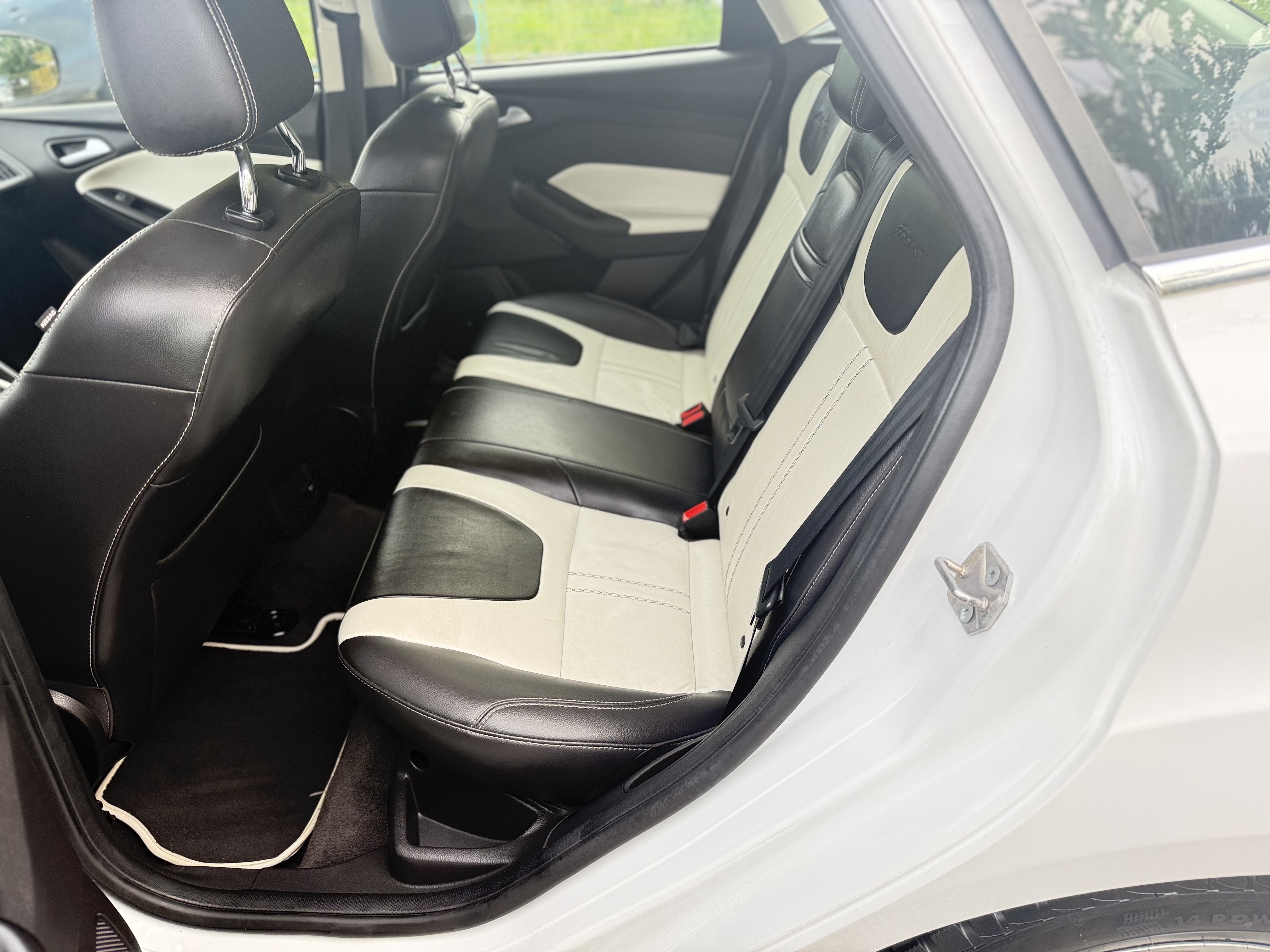 /moryaautosltd/2012-Ford-Focus-04697083080164144.jpg