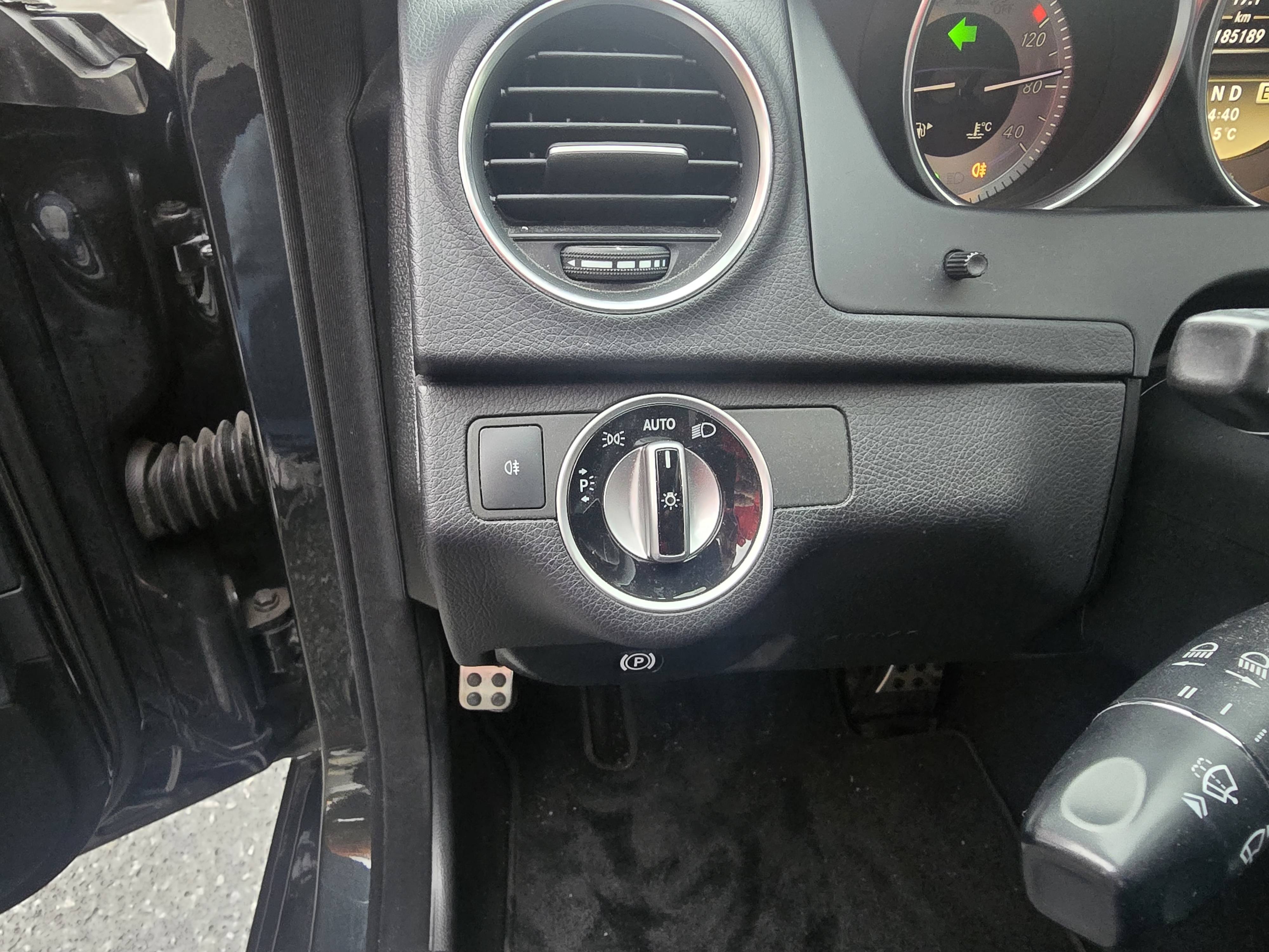 /moryaautosltd/2012-Mercedes-Benz-C-Class-24260274553086147.jpg