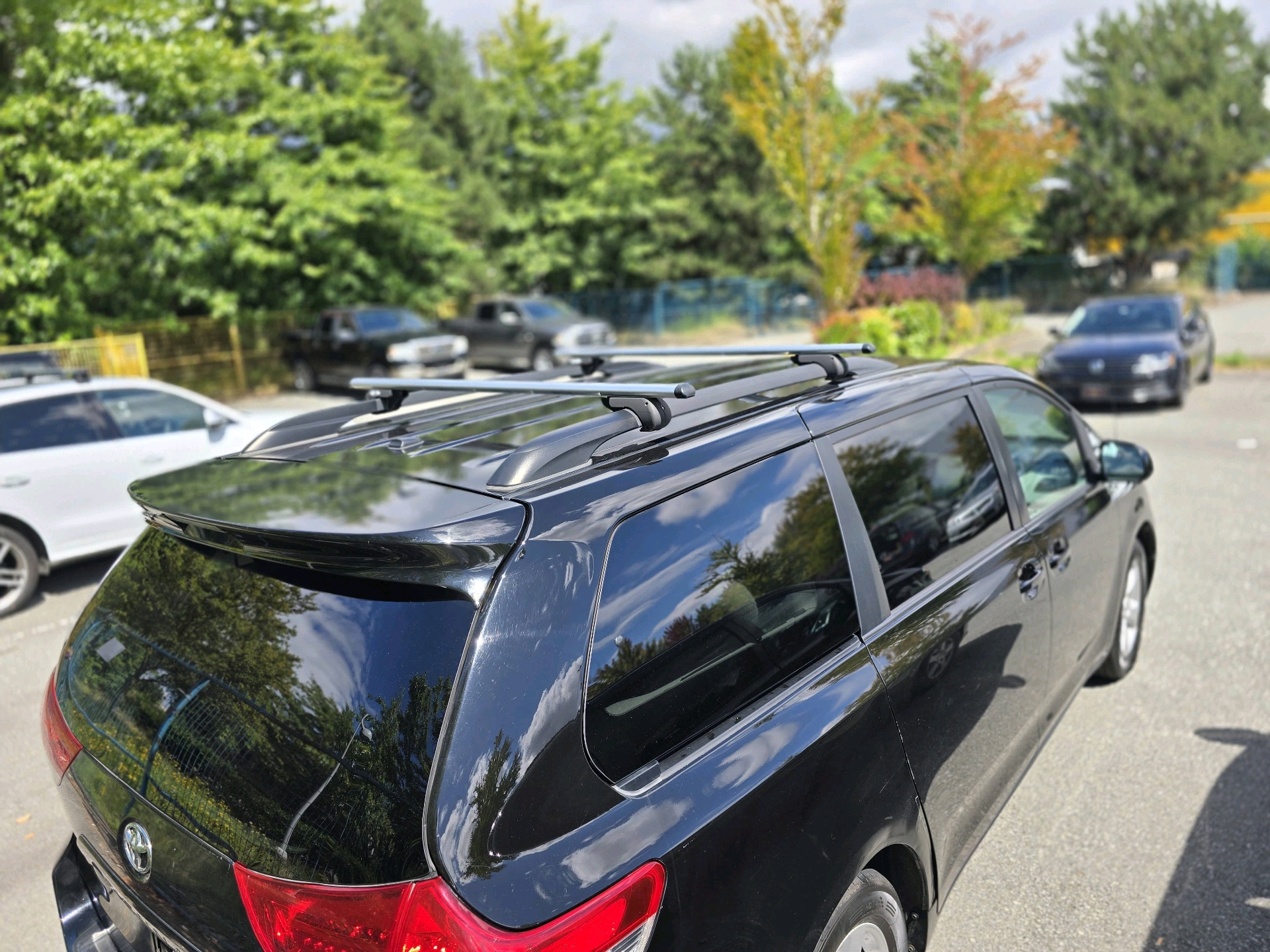 /moryaautosltd/2012-Toyota-Sienna-18885240140596515.jpg