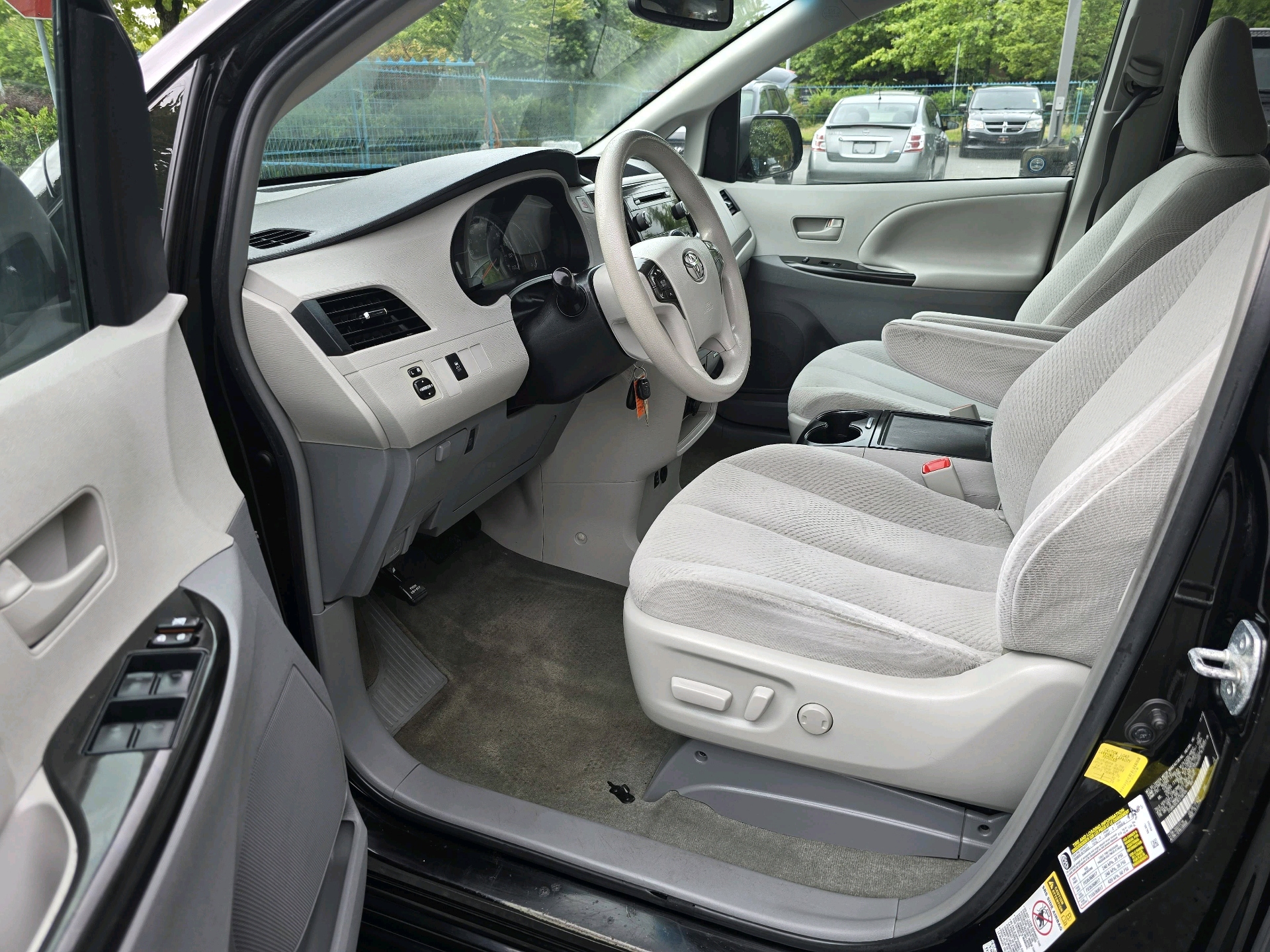 /moryaautosltd/2012-Toyota-Sienna-21137610755162228.jpg