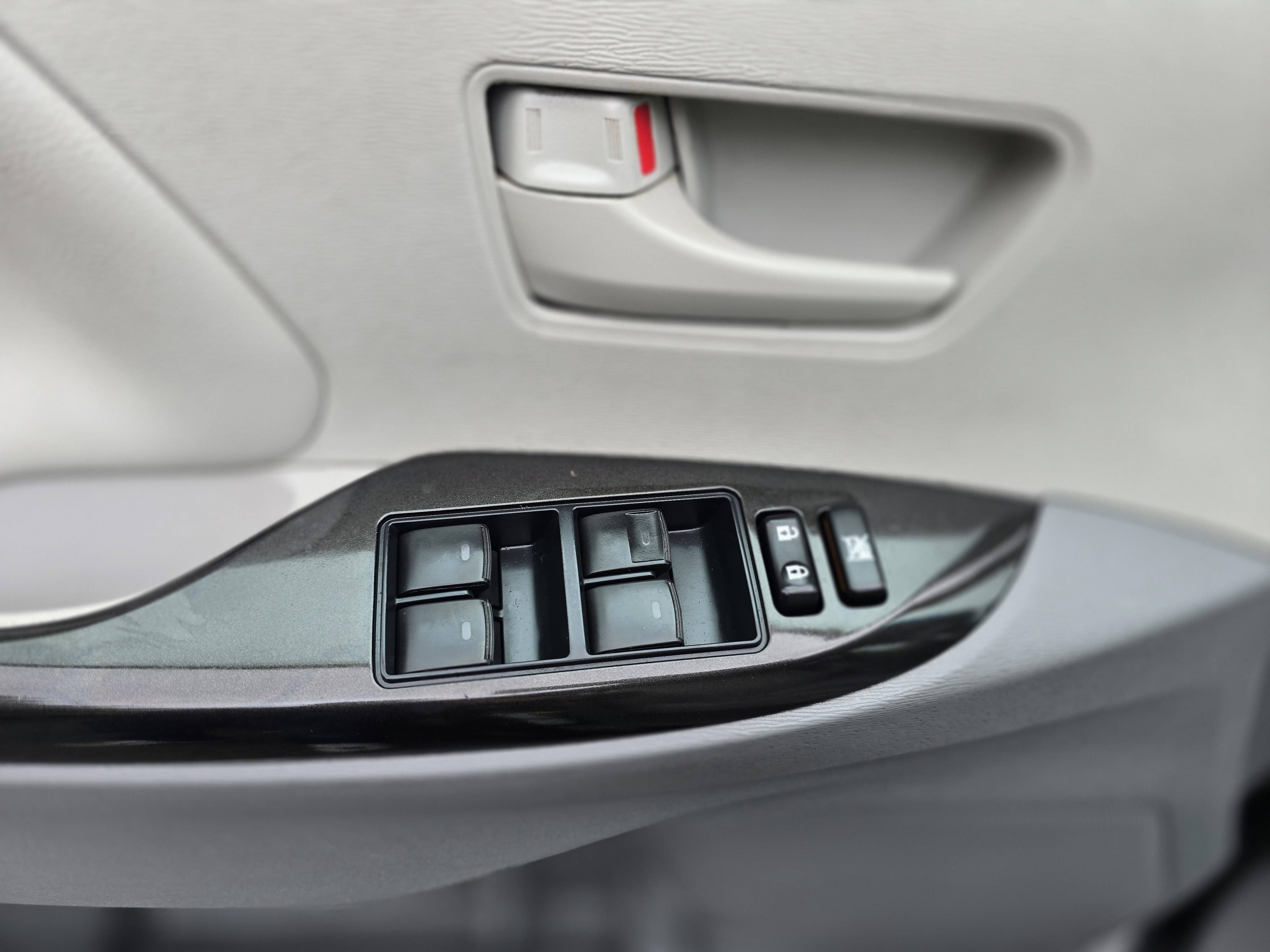 /moryaautosltd/2012-Toyota-Sienna-9012020524689119.jpg