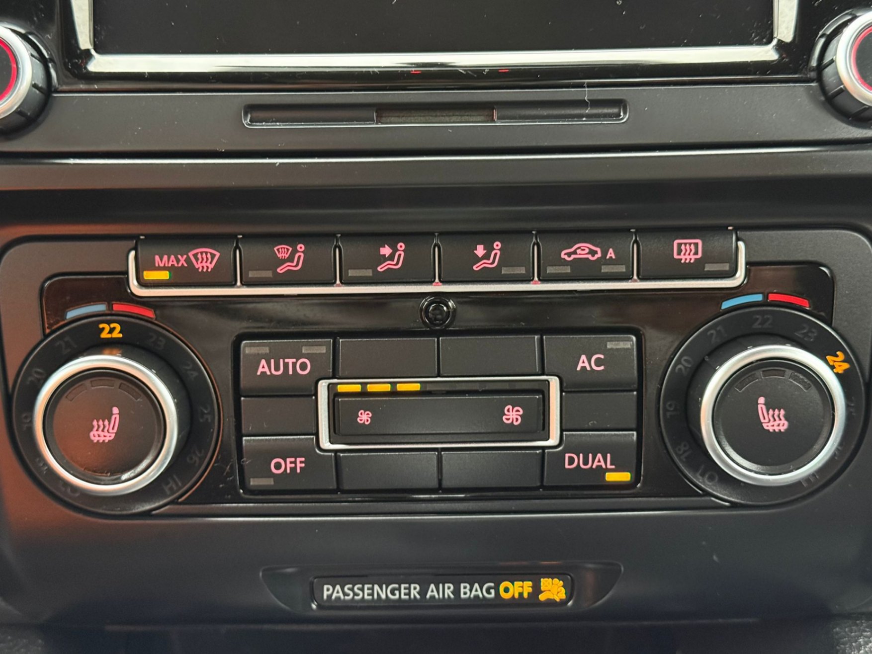 /moryaautosltd/2012-Volkswagen-JettaGLI-20449028711253536.jpg