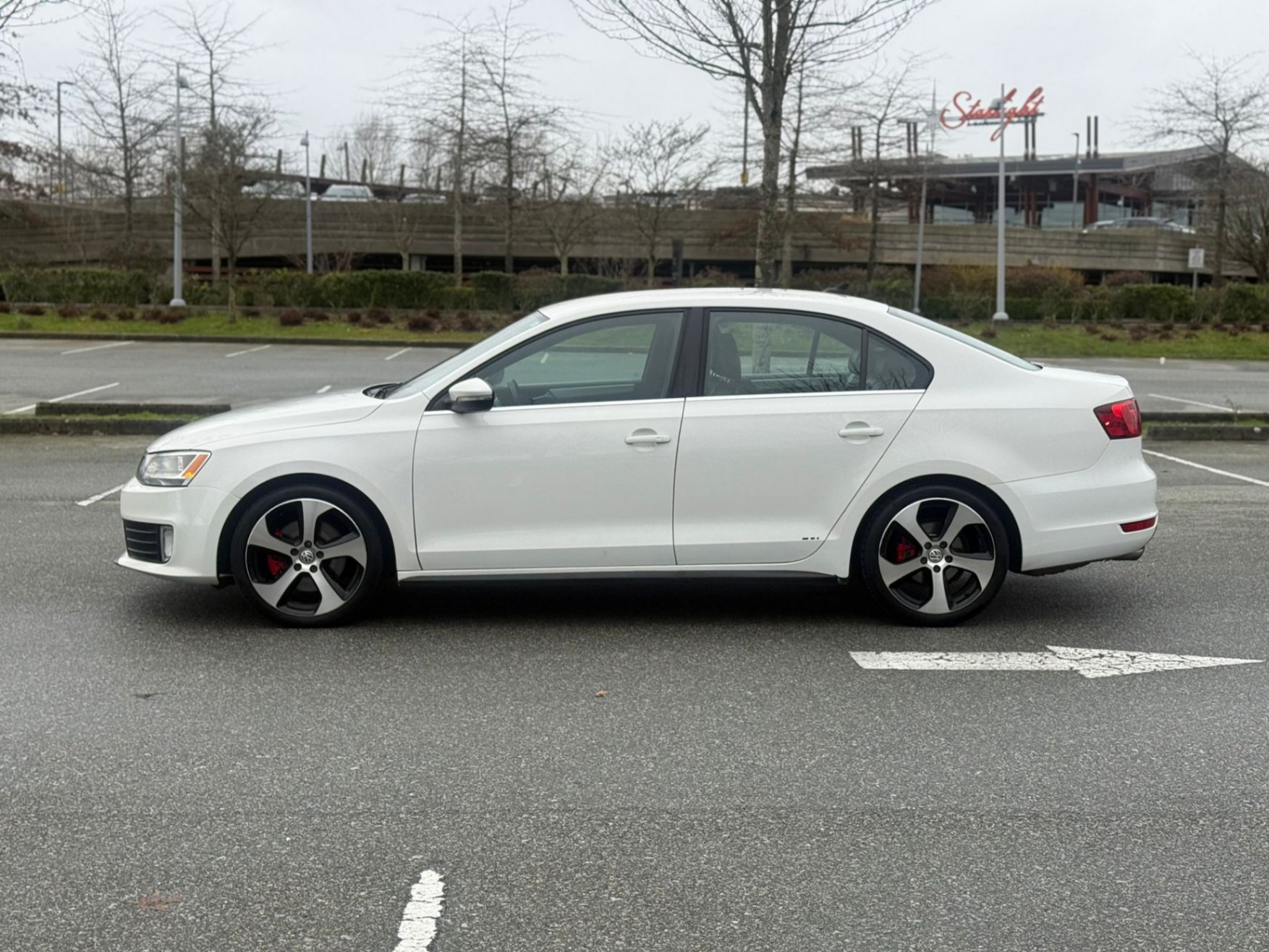 /moryaautosltd/2012-Volkswagen-JettaGLI-24159070359414048.jpg
