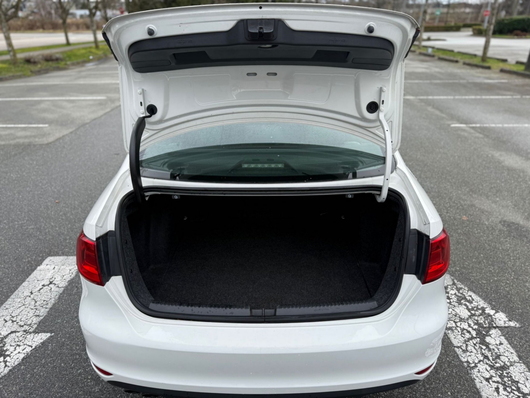 /moryaautosltd/2012-Volkswagen-JettaGLI-8662956239547164.jpg