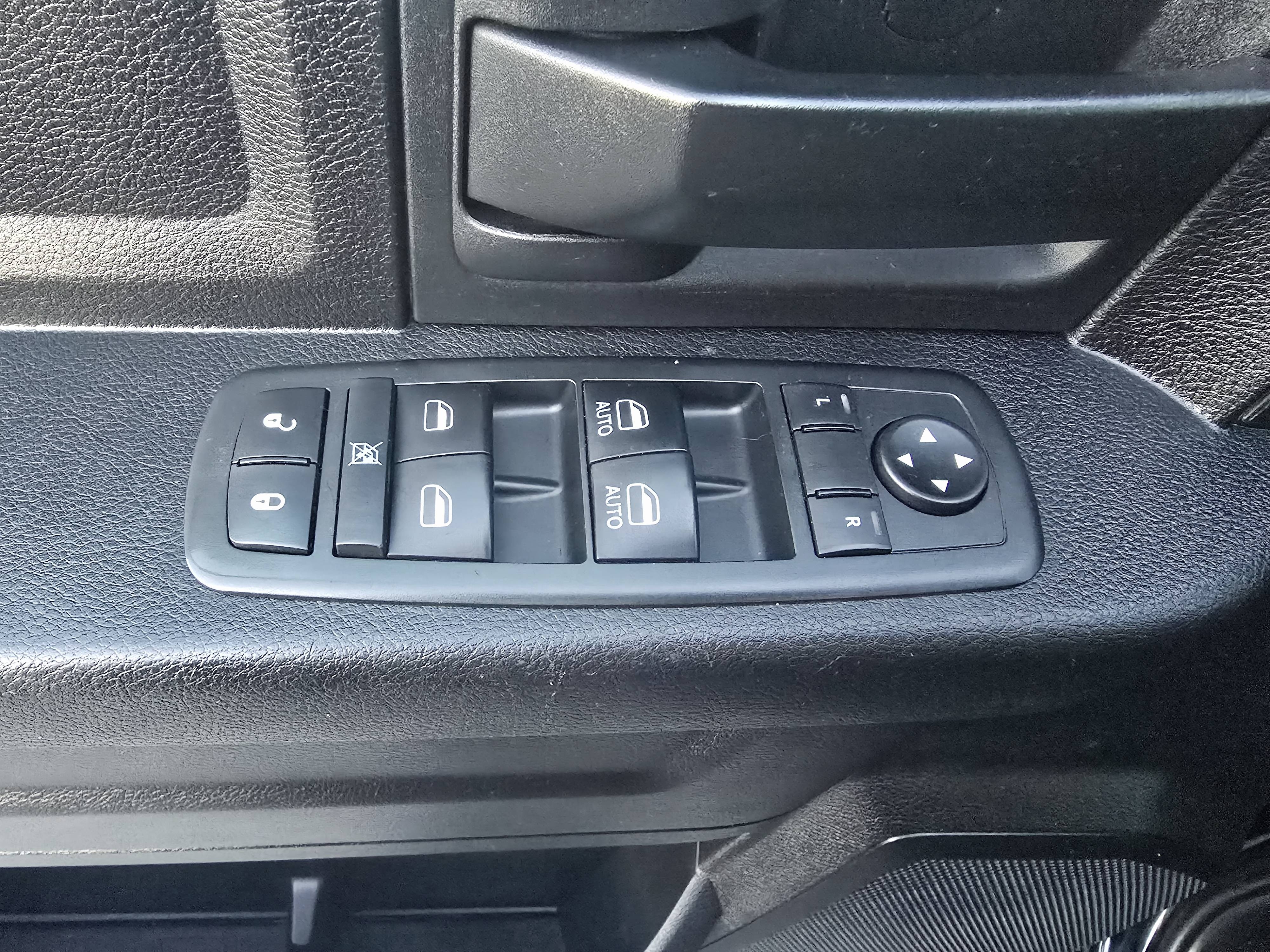 /moryaautosltd/2013-Ram-1500-37038555137139895.jpg