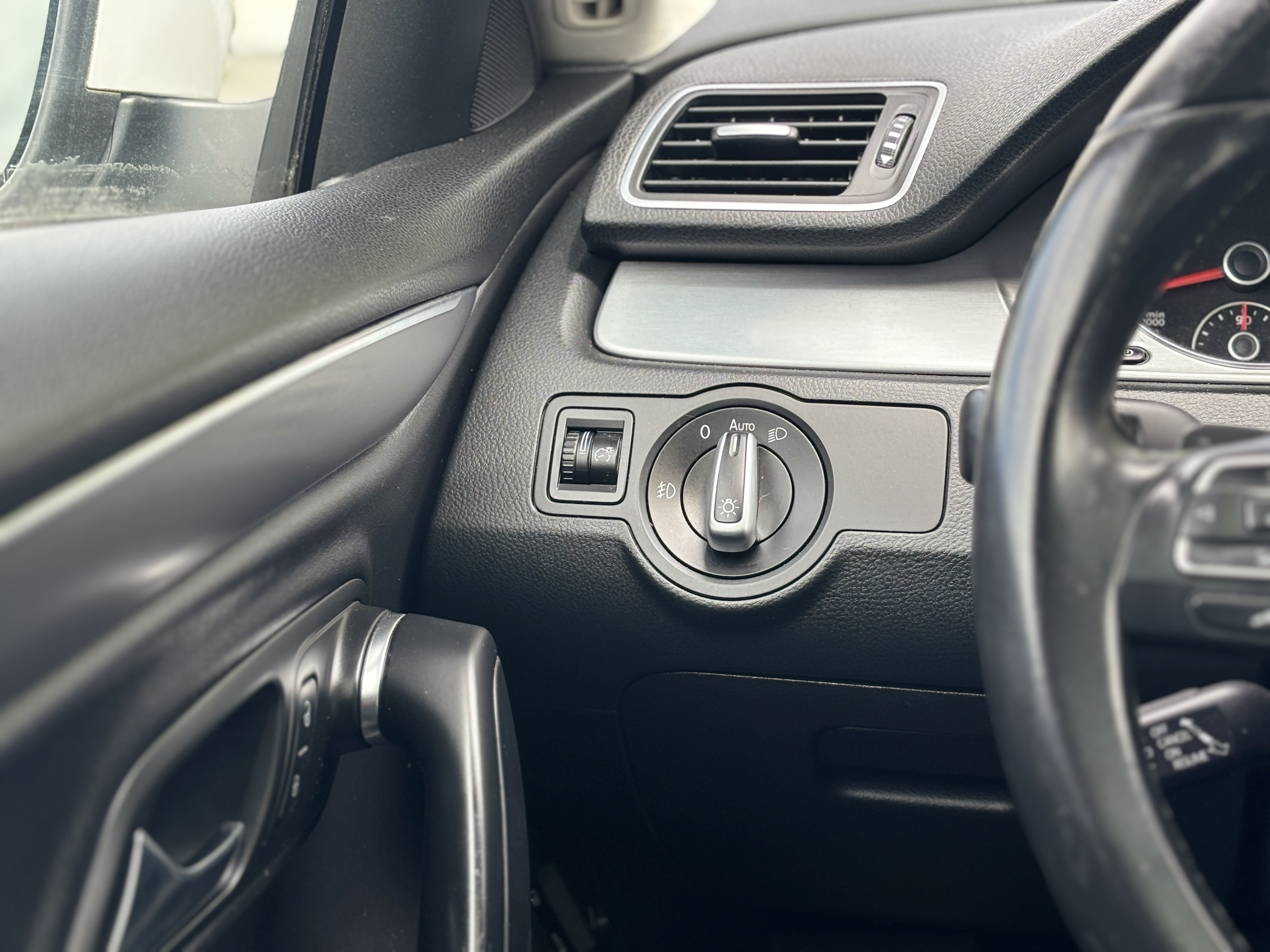 /moryaautosltd/2013-Volkswagen-CC-7646918245041618.jpg