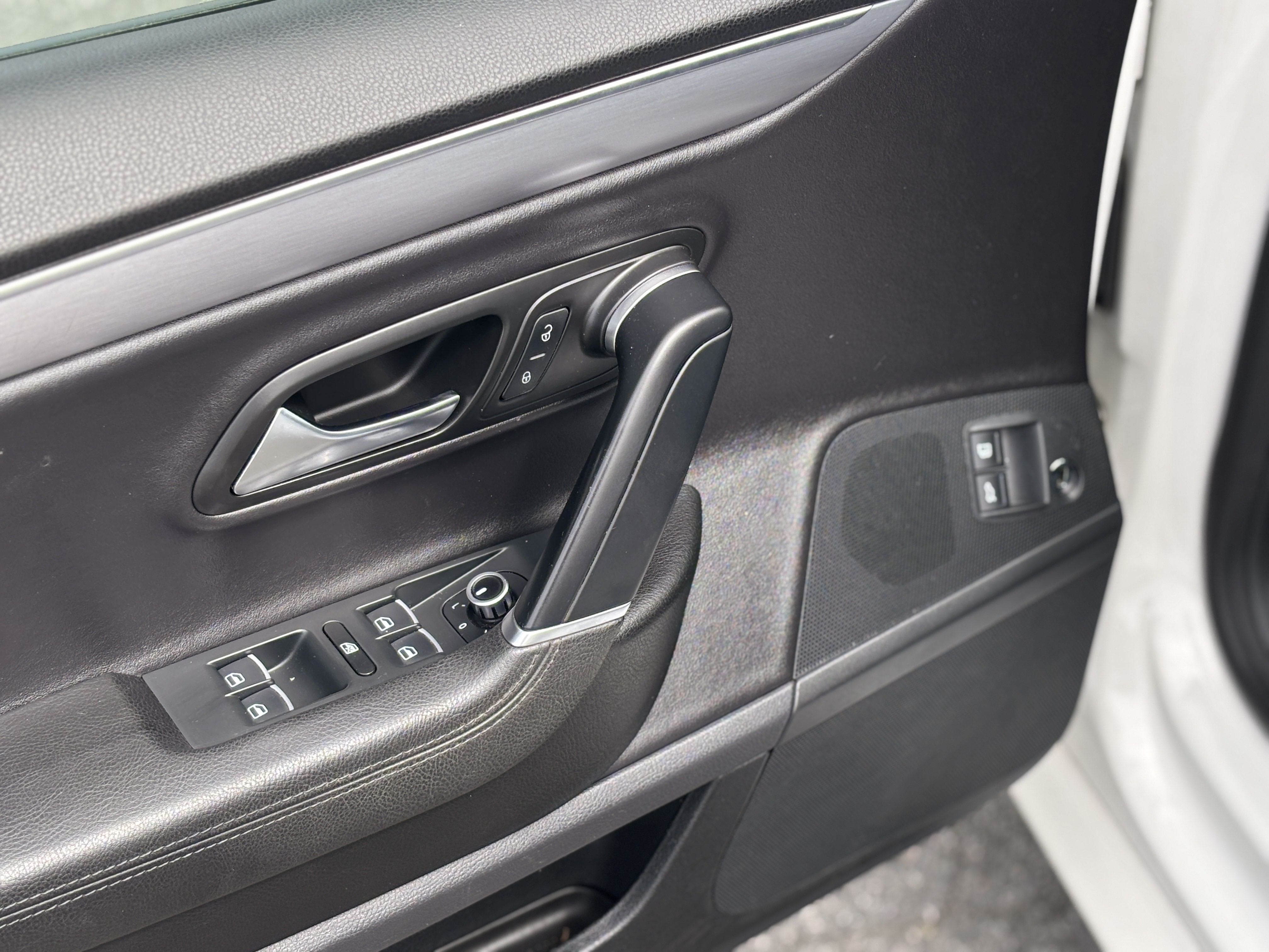 /moryaautosltd/2013-Volkswagen-CC-822058123944958.jpg