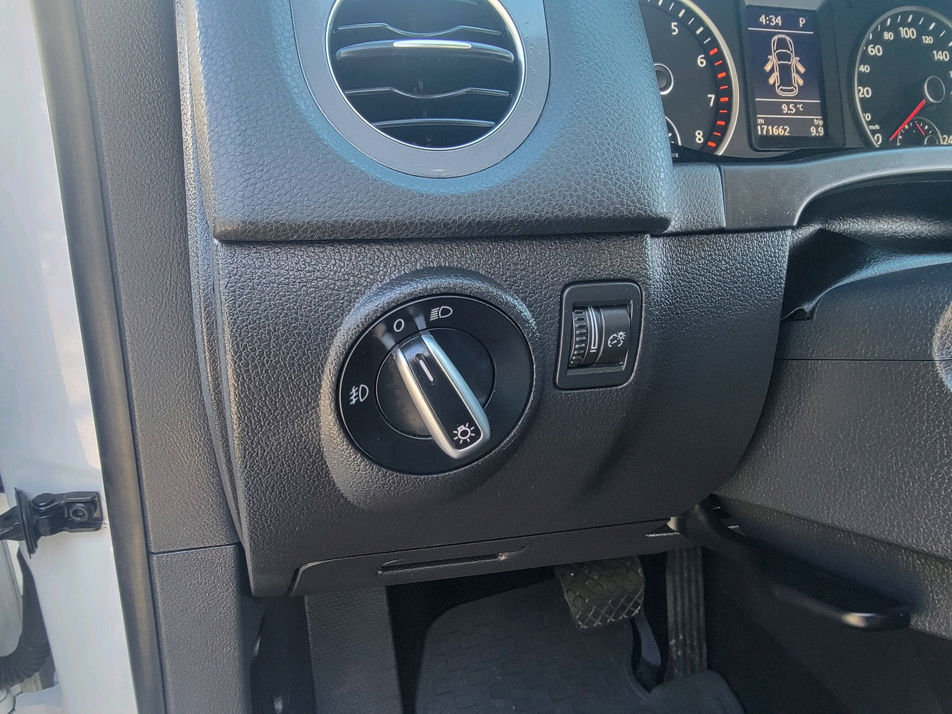 /moryaautosltd/2013-Volkswagen-Tiguan-3476443951016135.jpg