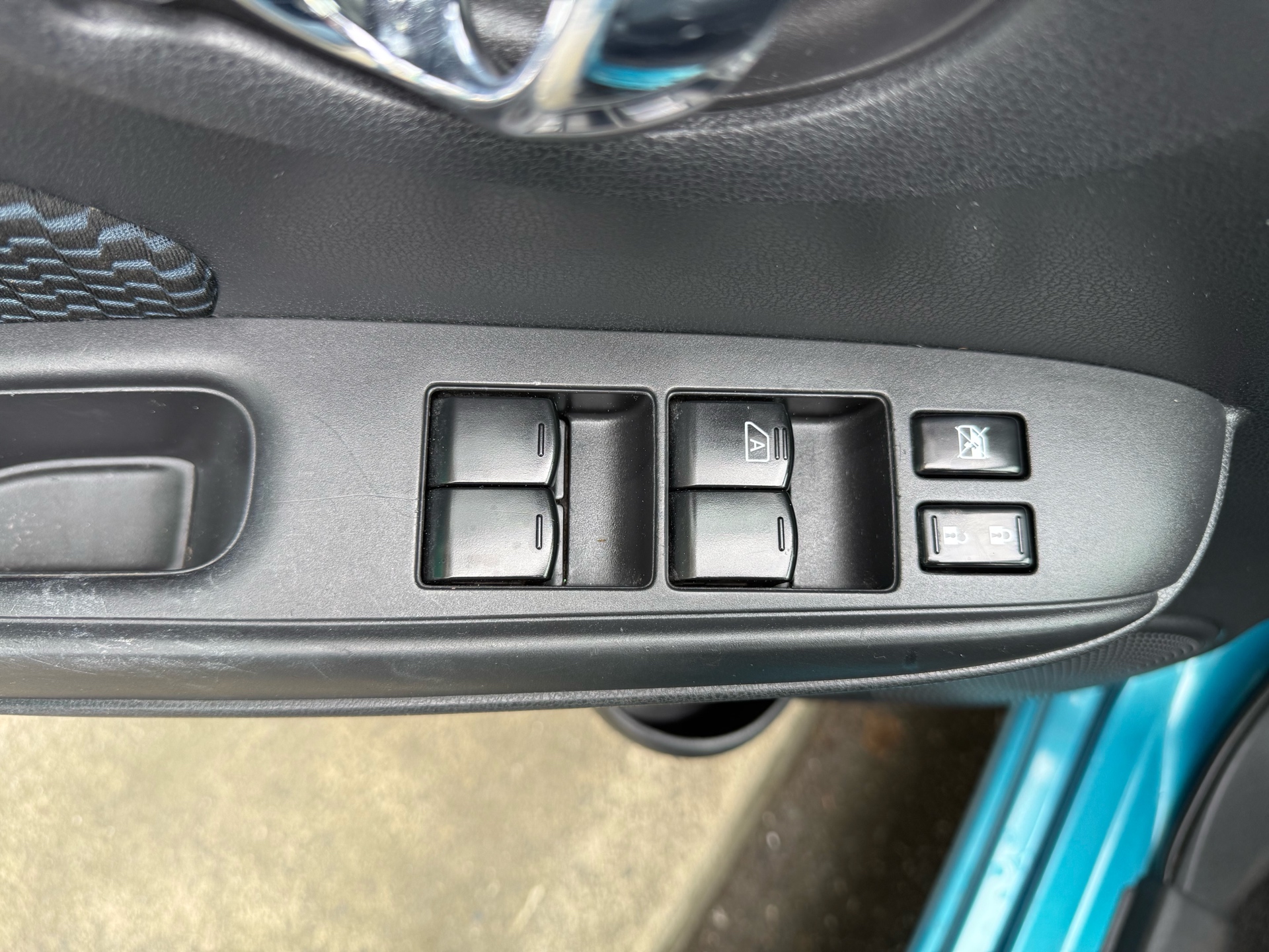 /moryaautosltd/2014-Nissan-VersaNote-33902388883836054.jpg