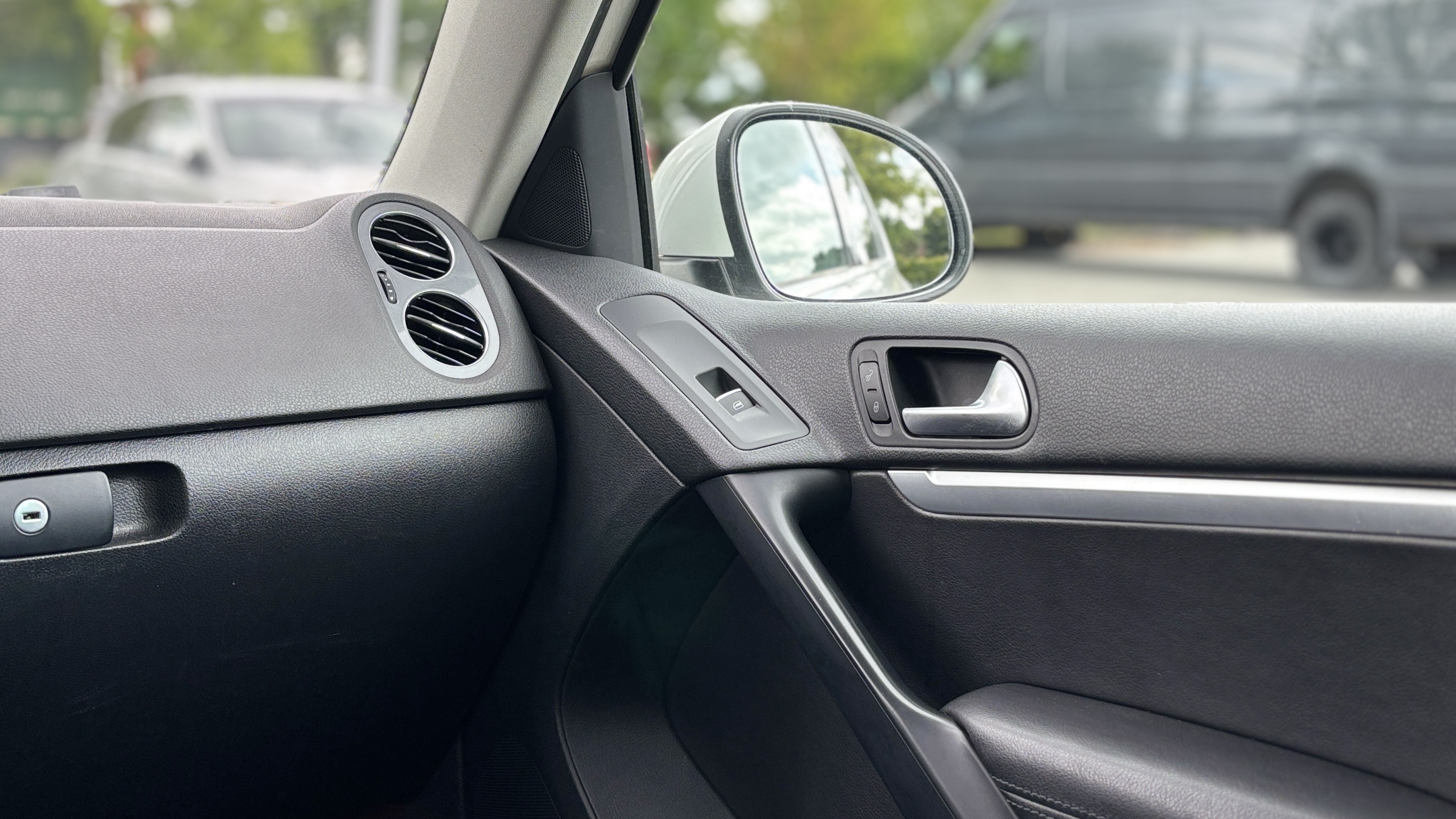 /moryaautosltd/2014-Volkswagen-Tiguan-5034249656441929.jpg