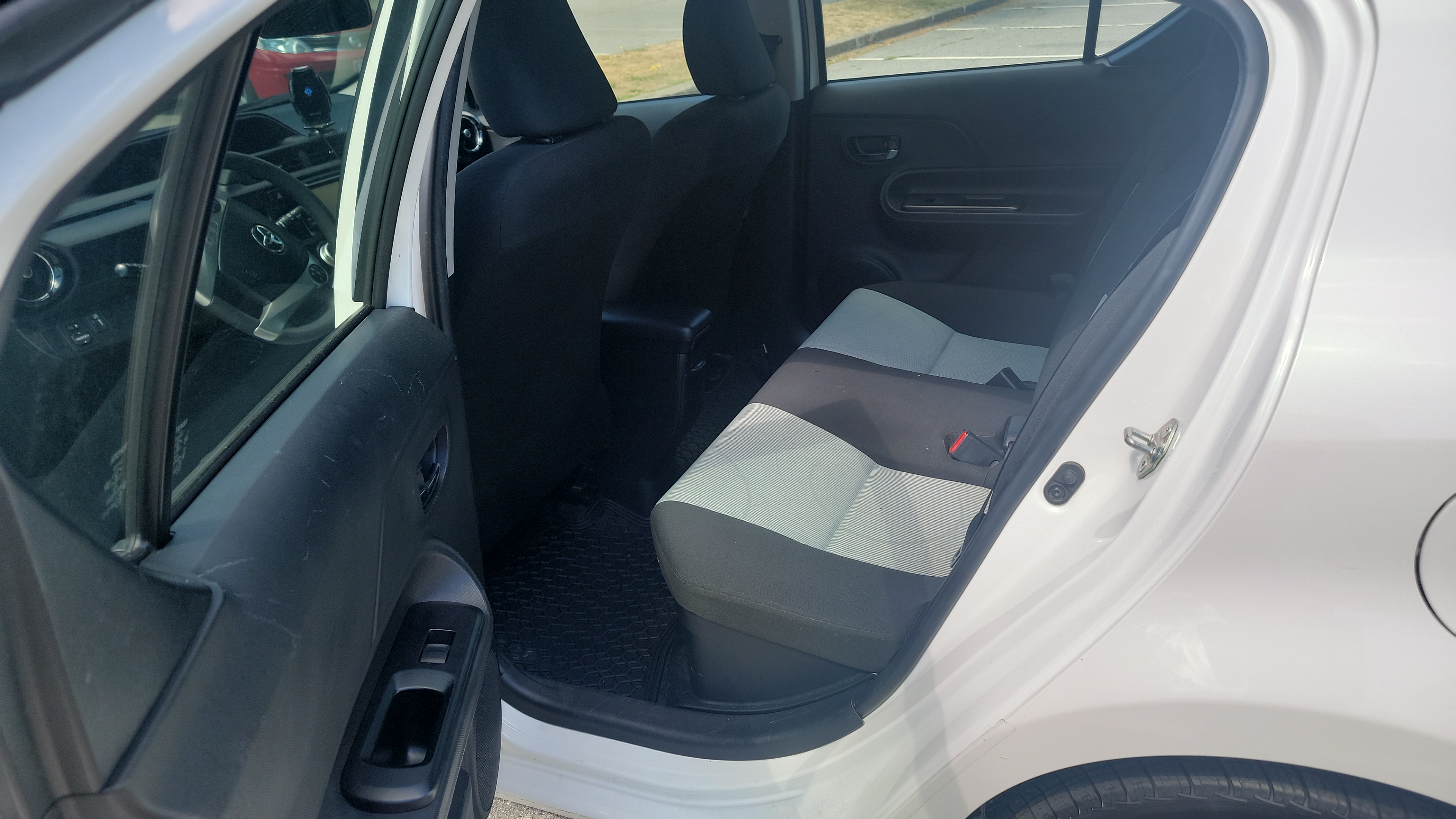 /moryaautosltd/2016-Toyota-Priusc-9956502068047879.jpg