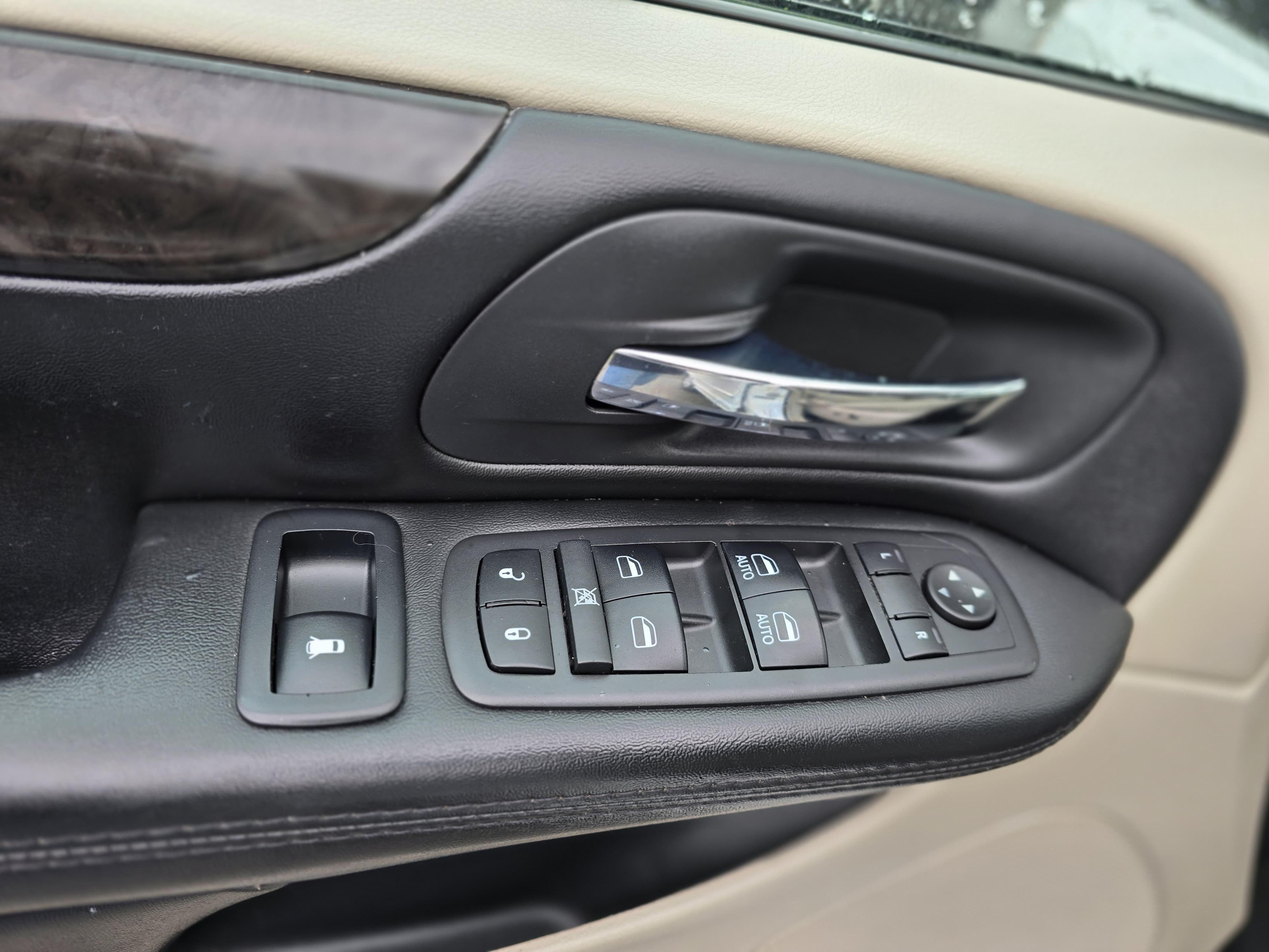 /moryaautosltd/2017-Dodge-GrandCaravan-21663725330487793.jpg
