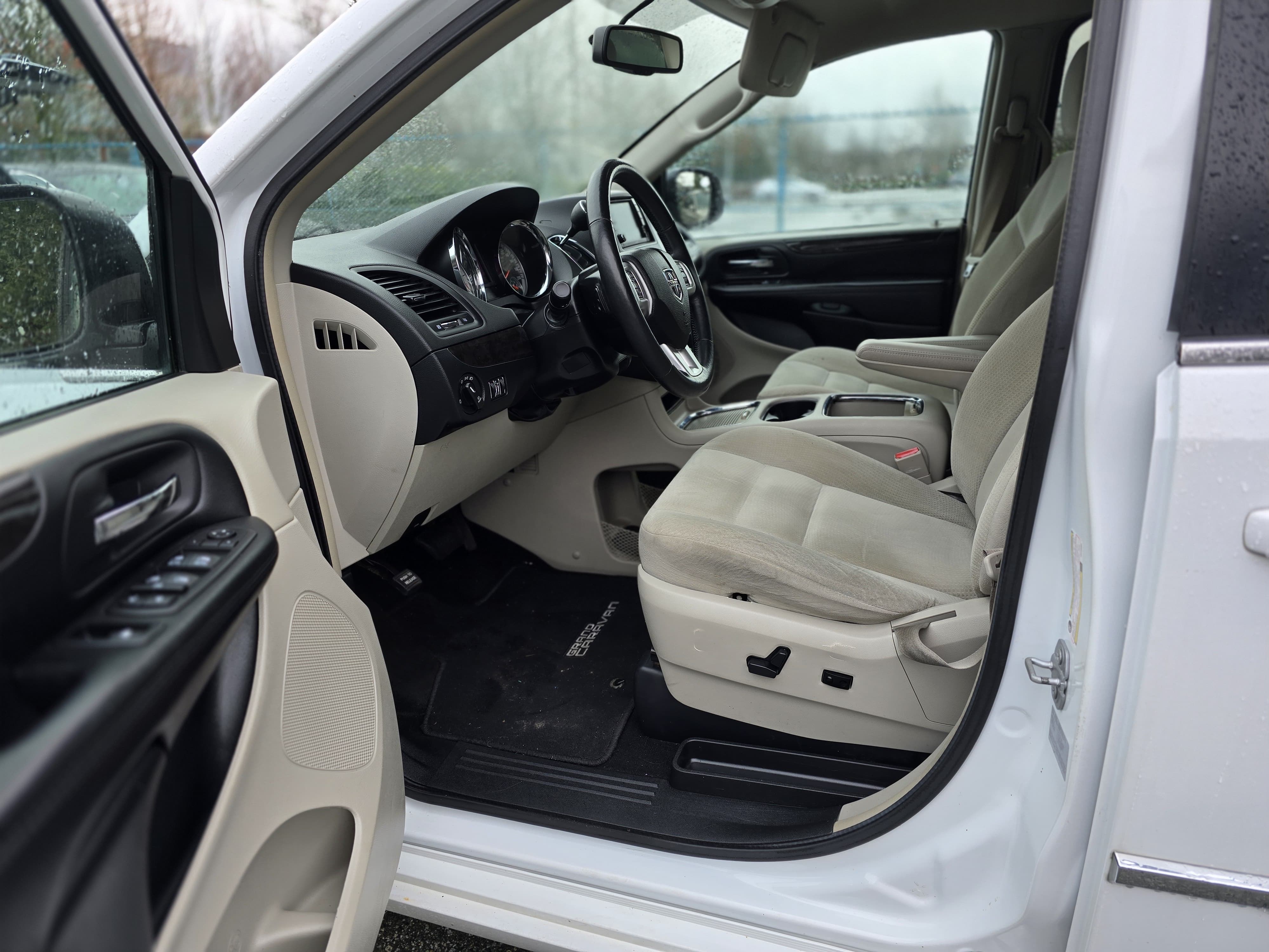 /moryaautosltd/2017-Dodge-GrandCaravan-9906262968370458.jpg