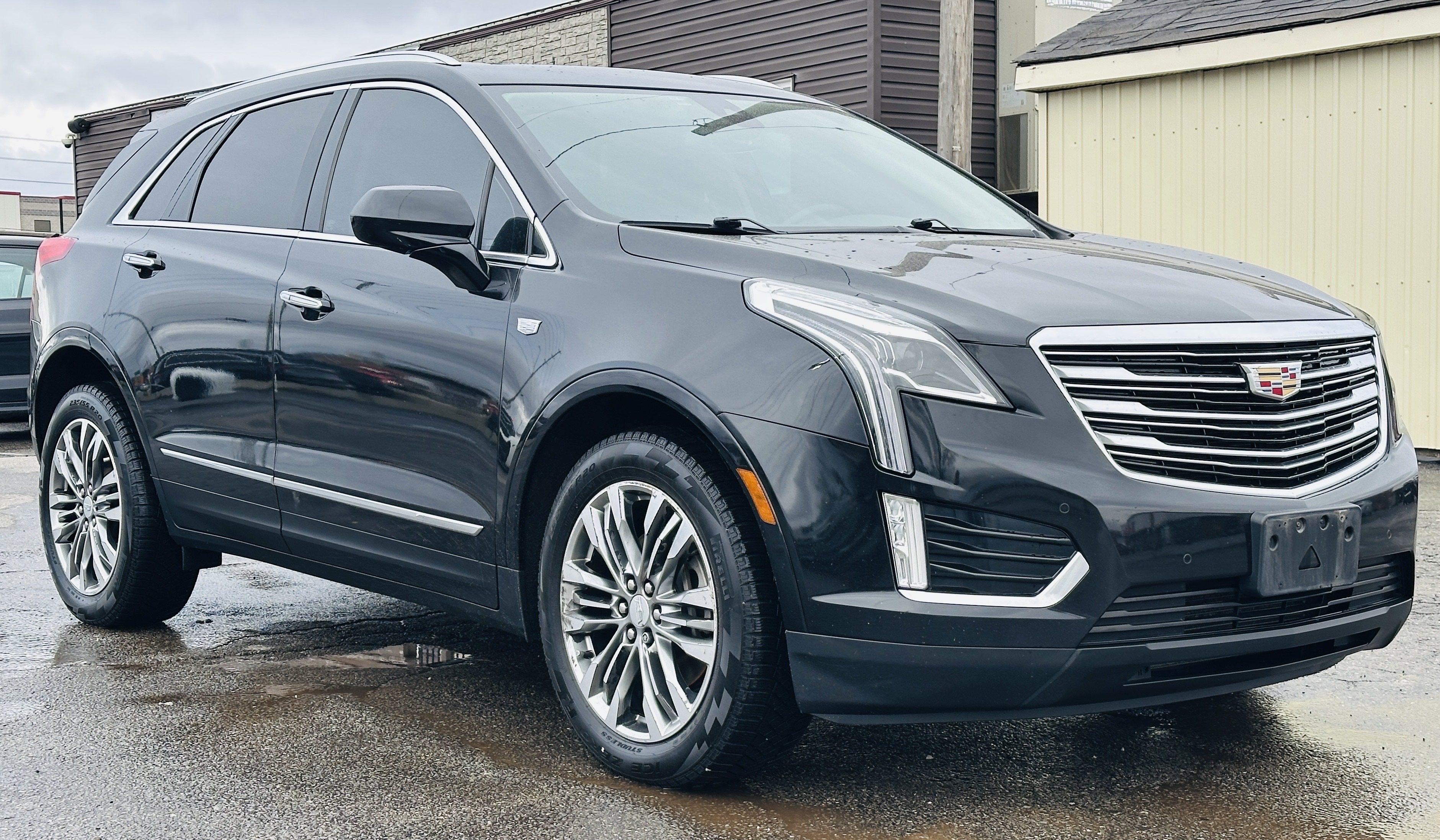 2017 Cadillac XT5 Premium Luxury - JAMMED