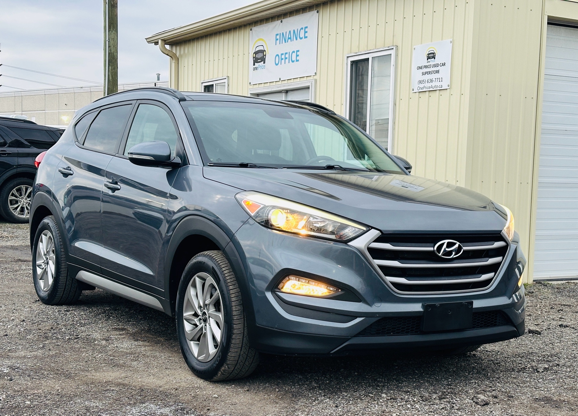 2017 Hyundai Tucson LIMITED - PANOROOF!
