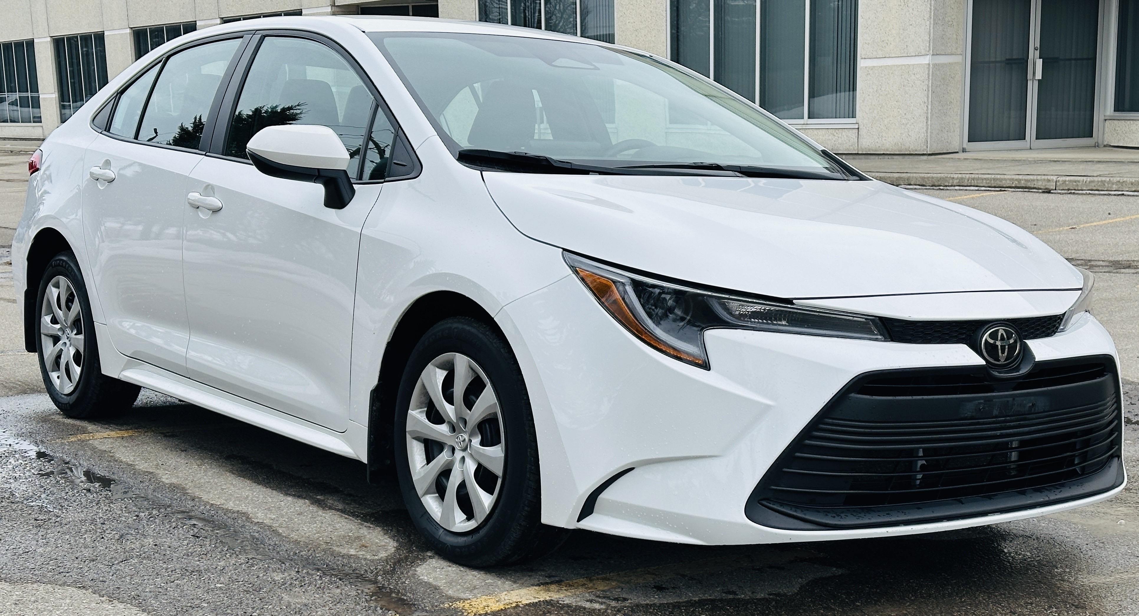 2023 Toyota Corolla LE - CLEAN CARFAX!