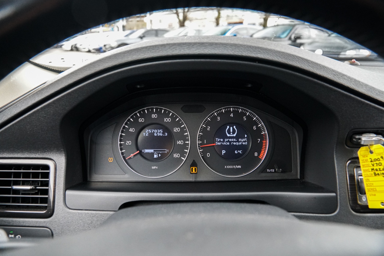/ontarioqualitymotorsetobicoke/2009-Volvo-V70-31395241864101475.jpg
