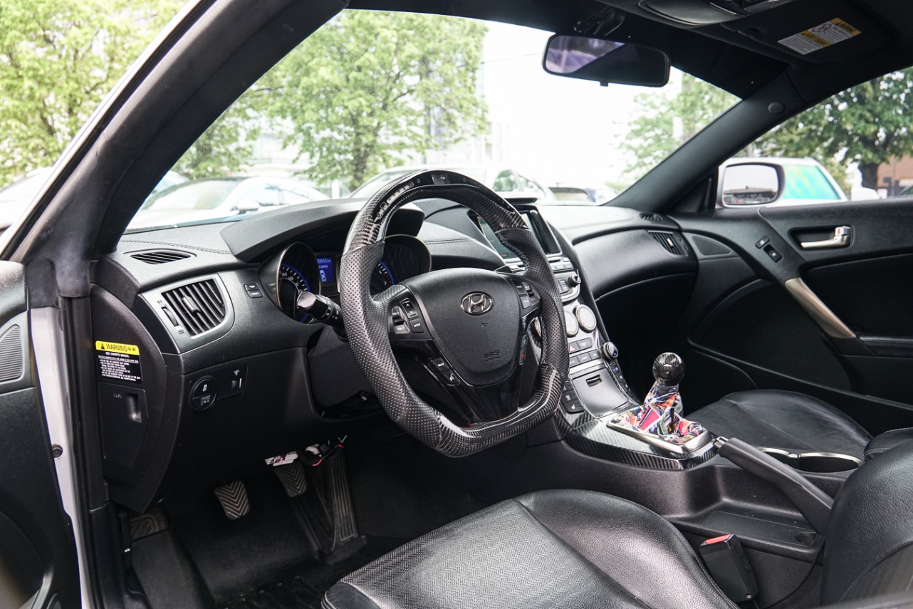 /ontarioqualitymotorsetobicoke/2013-Hyundai-Genesis-12164752344469809.jpg