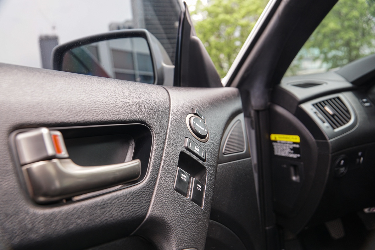 /ontarioqualitymotorsetobicoke/2013-Hyundai-Genesis-1729059903066339.jpg
