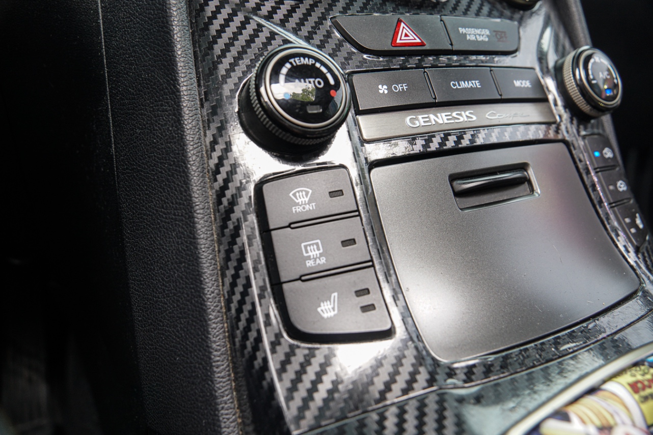 /ontarioqualitymotorsetobicoke/2013-Hyundai-Genesis-9351224019955064.jpg