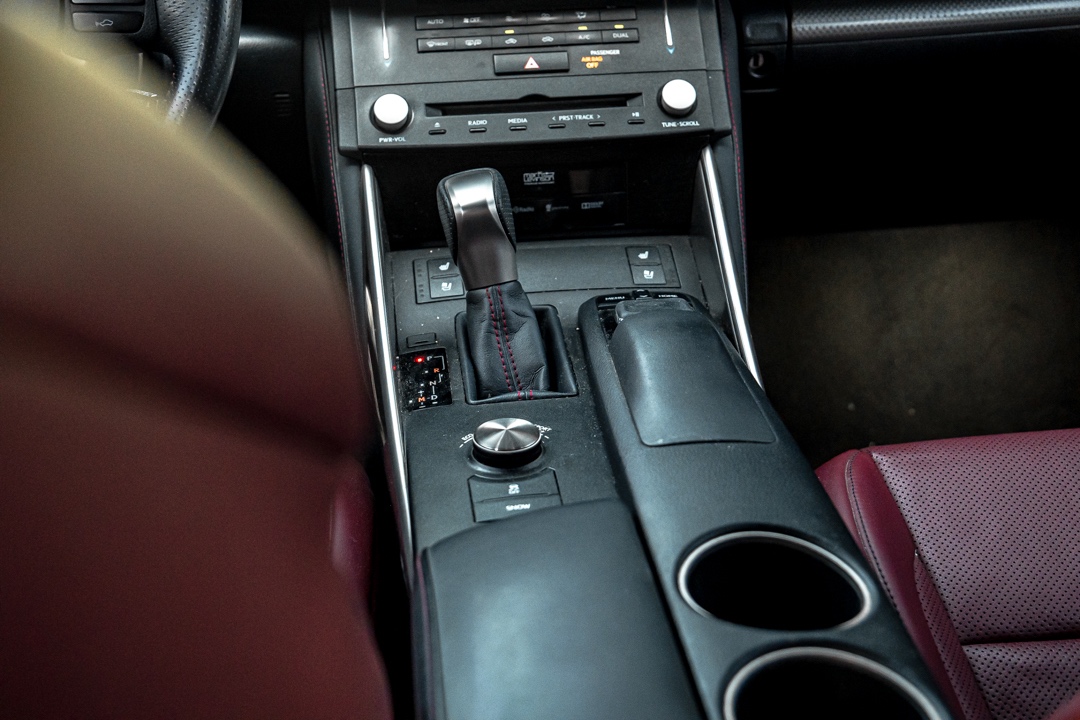 /ontarioqualitymotorsetobicoke/2015-Lexus-IS350-7171680998272223.jpg