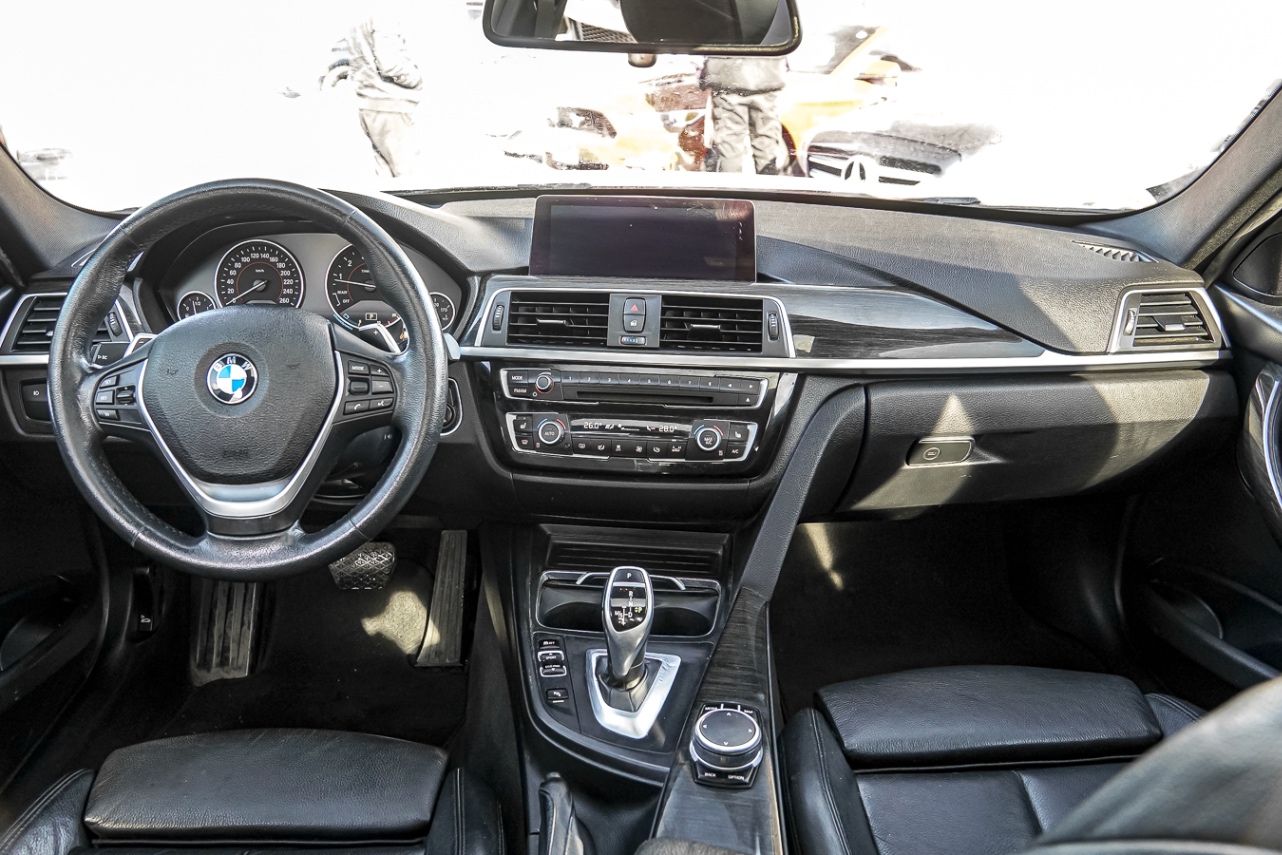/ontarioqualitymotorsetobicoke/2017-BMW-3-Series-24218245065146582.jpg