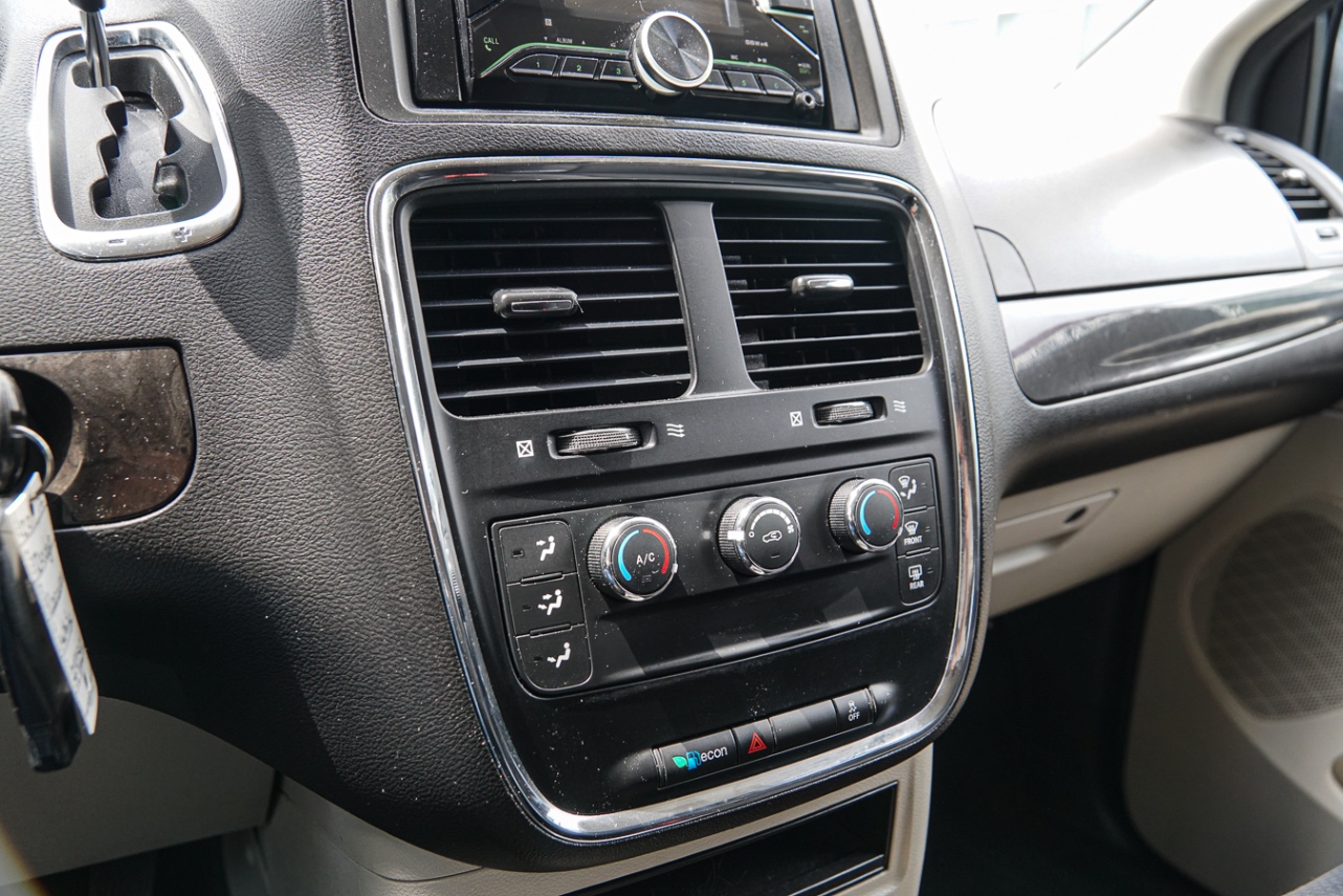 /ontarioqualitymotorsetobicoke/2017-Dodge-GrandCaravan-38436718388575275.jpg