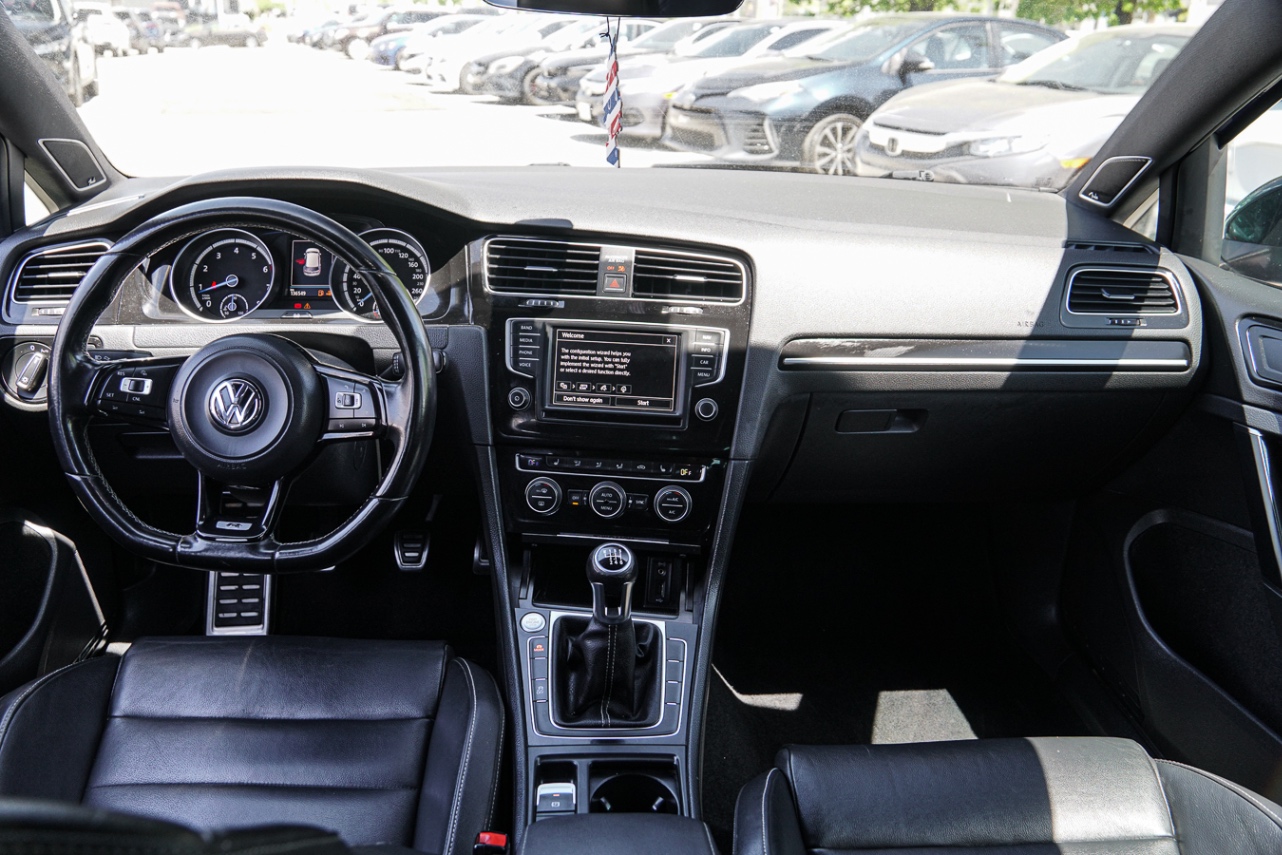 /ontarioqualitymotorsetobicoke/2017-Volkswagen-GolfR-3639997450218493.jpg
