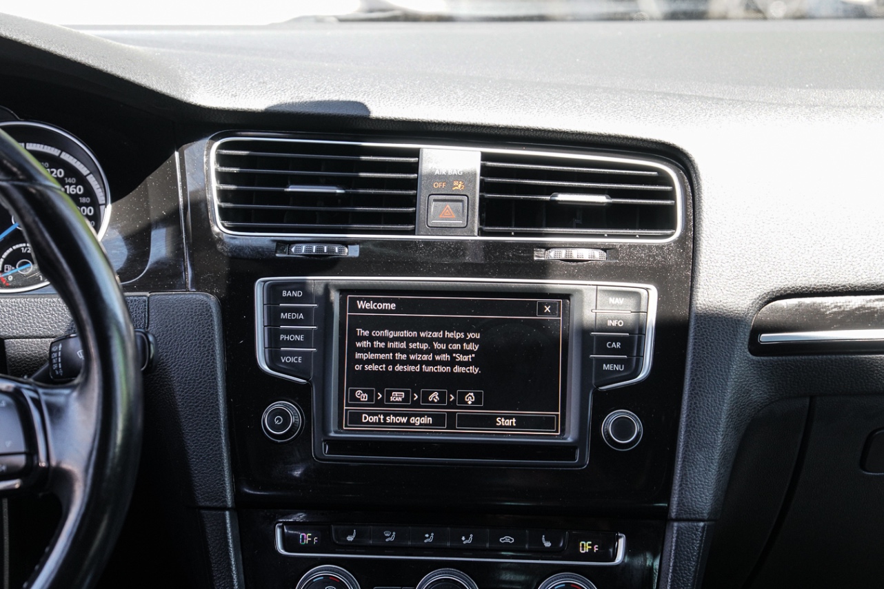 /ontarioqualitymotorsetobicoke/2017-Volkswagen-GolfR-39134253828687715.jpg