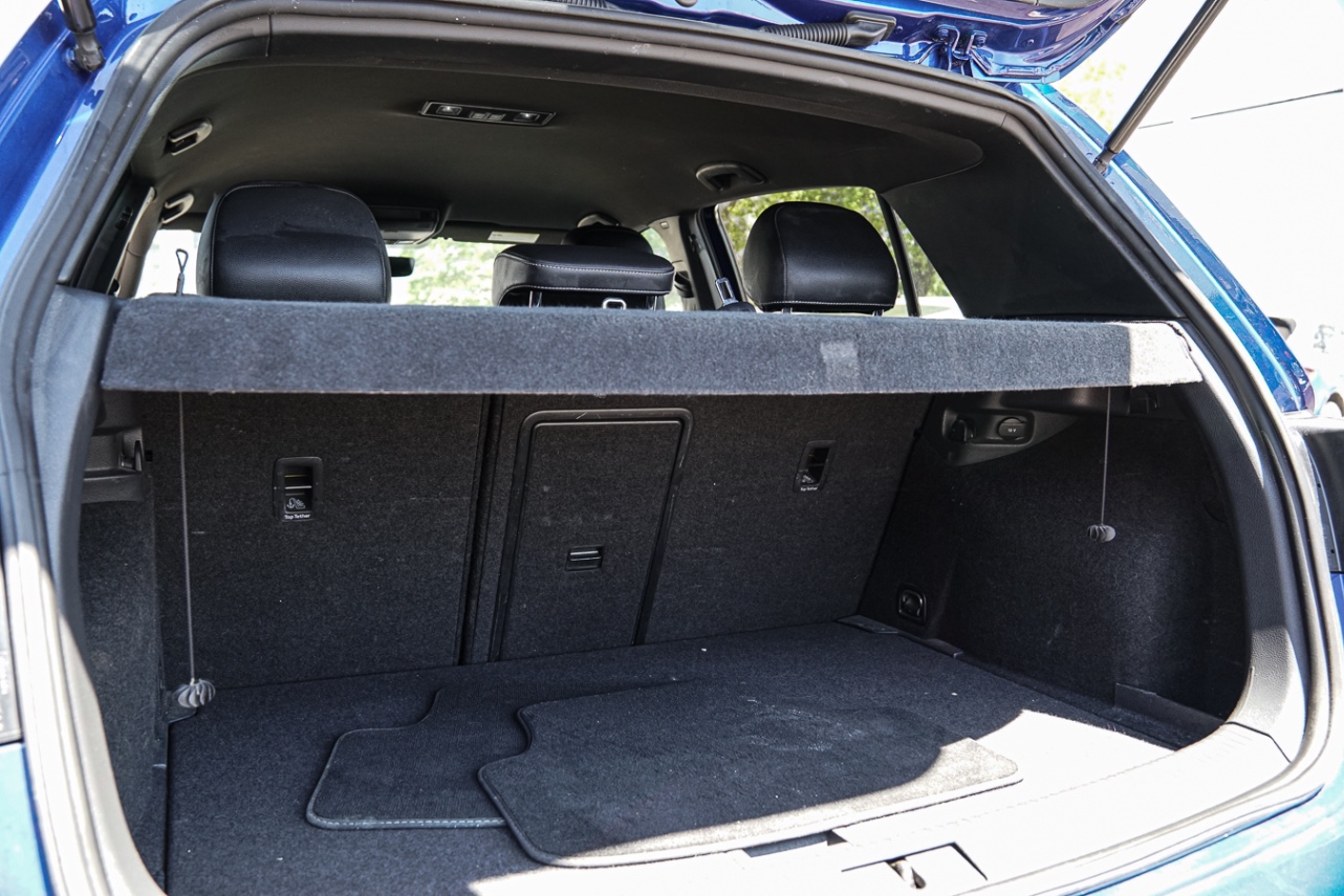 /ontarioqualitymotorsetobicoke/2017-Volkswagen-GolfR-559860825367672.jpg