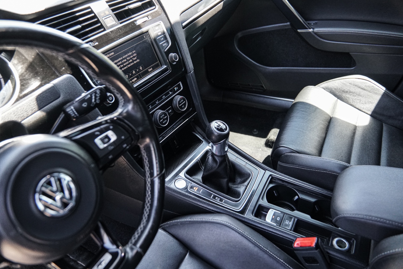 /ontarioqualitymotorsetobicoke/2017-Volkswagen-GolfR-6869426454200482.jpg
