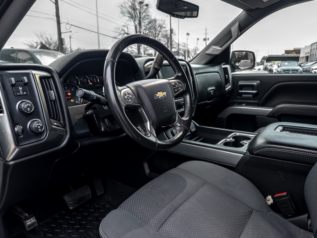 /ontarioqualitymotorsetobicoke/2018-Chevrolet-Silverado1500-007915154598325147.jpg