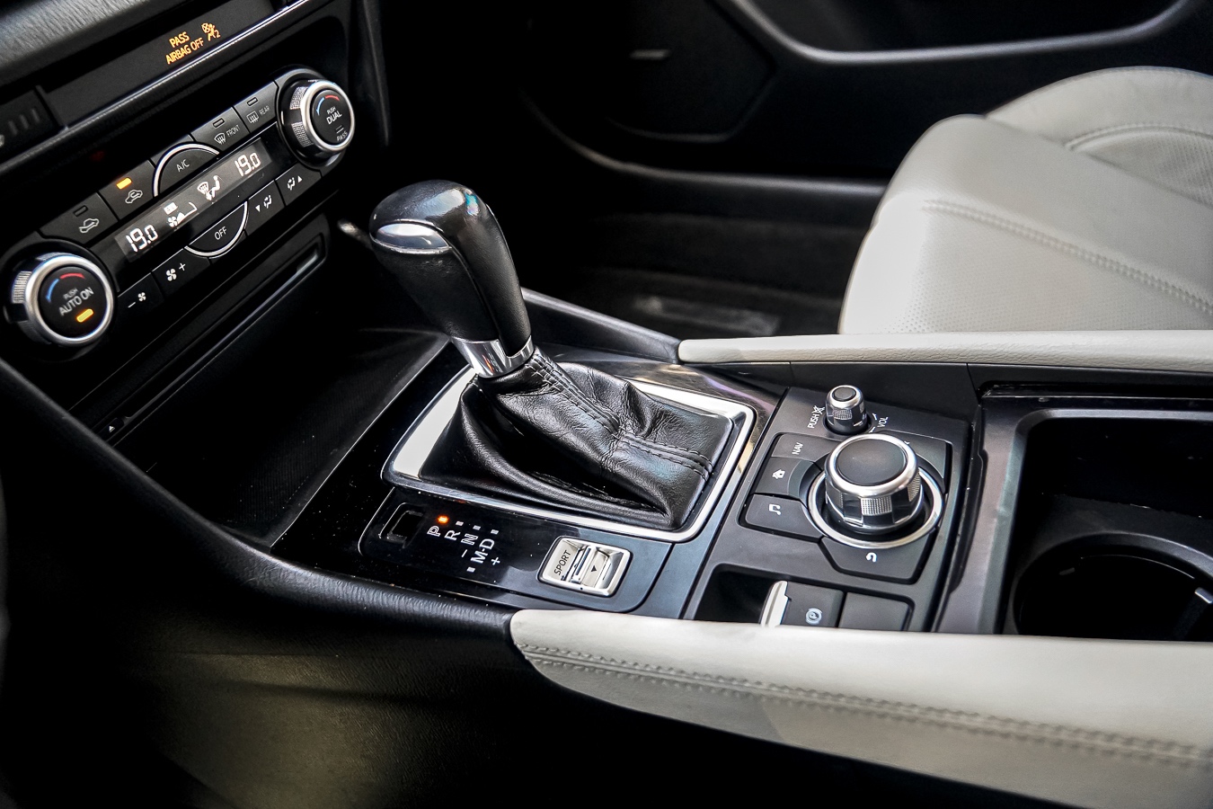 /ontarioqualitymotorsetobicoke/2018-Mazda-Mazda3-1053679970093444.jpg