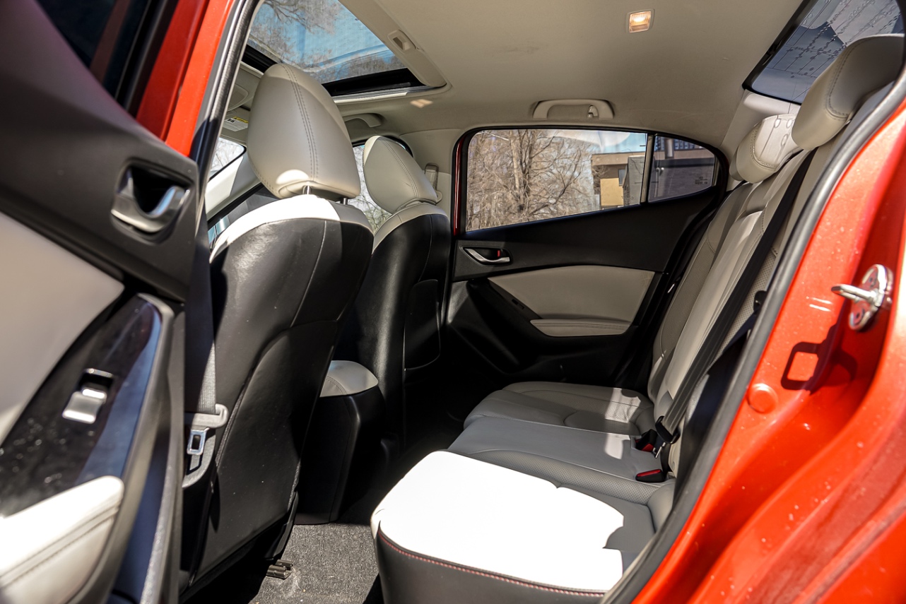 /ontarioqualitymotorsetobicoke/2018-Mazda-Mazda3-8660854425009494.jpg