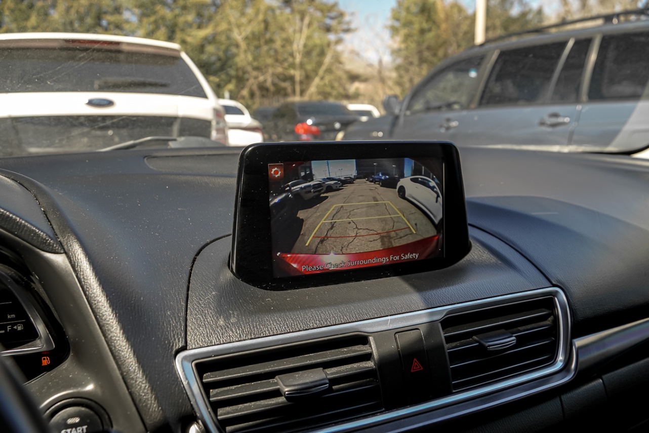 /ontarioqualitymotorsetobicoke/2018-Mazda-Mazda3-8835918356320349.jpg