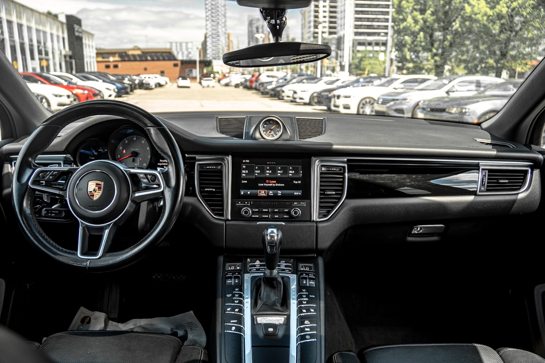 /ontarioqualitymotorsetobicoke/2018-Porsche-Macan-9109641973026896.jpg