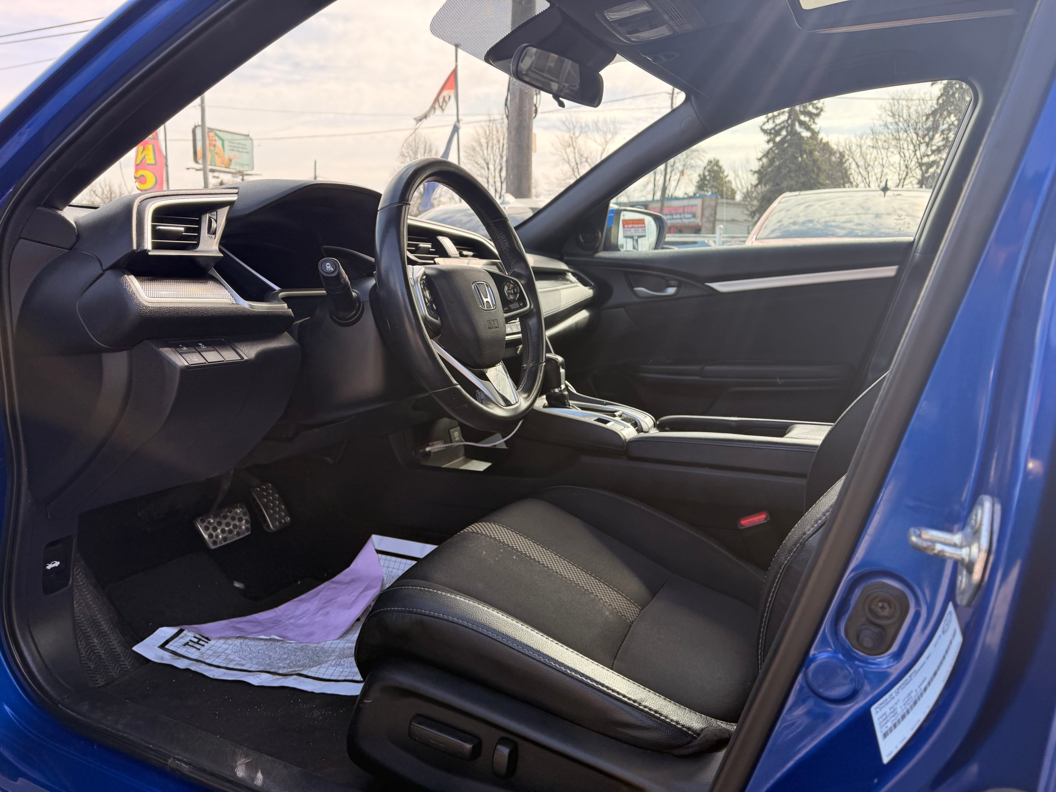 /ontarioqualitymotorsetobicoke/2019-Honda-Civic-32535993902945104.jpg